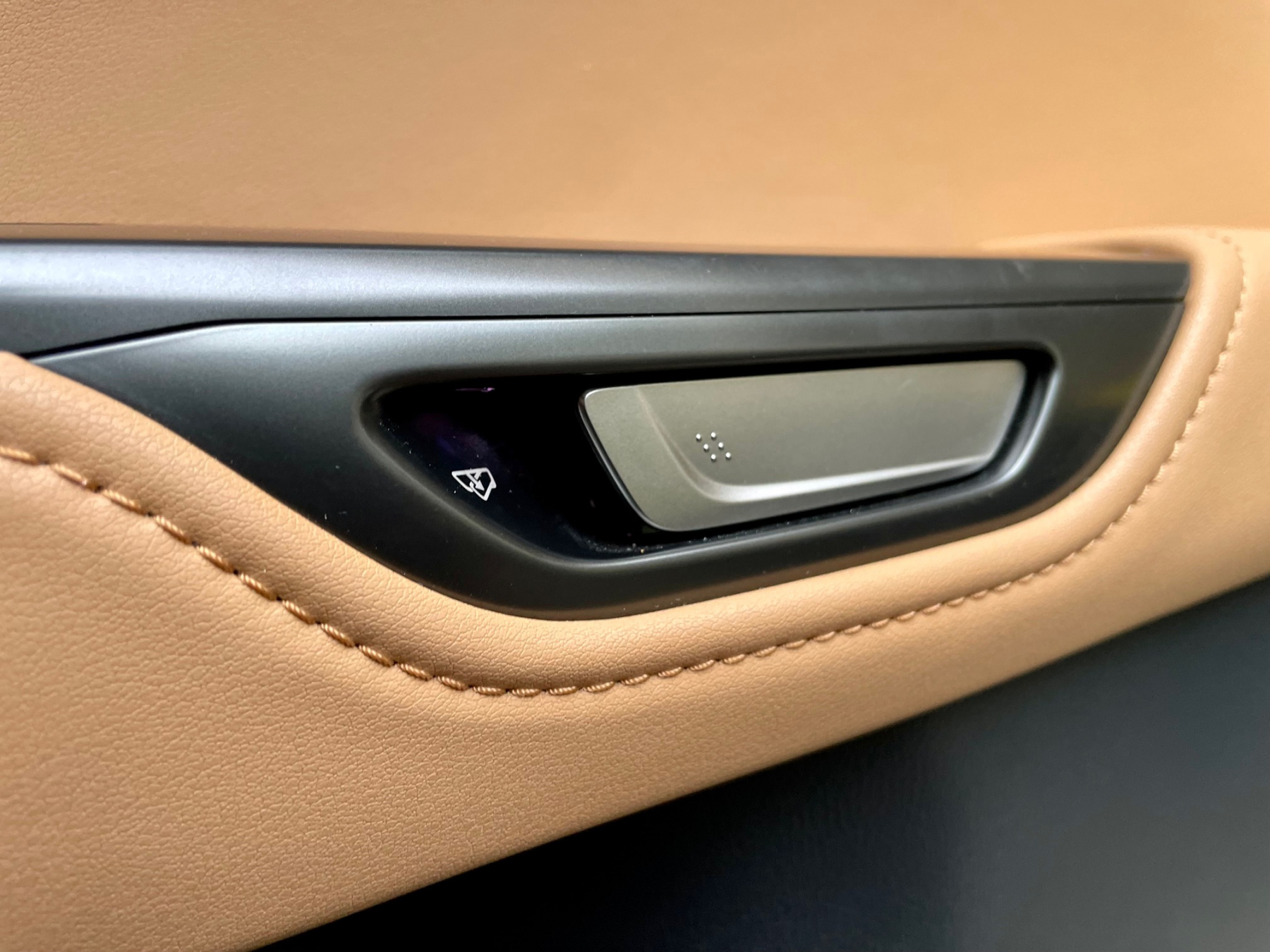 Illustration - Lexus NX350h