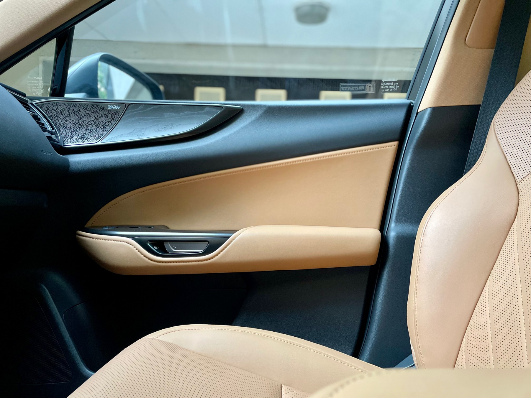 Illustration - Lexus NX350h