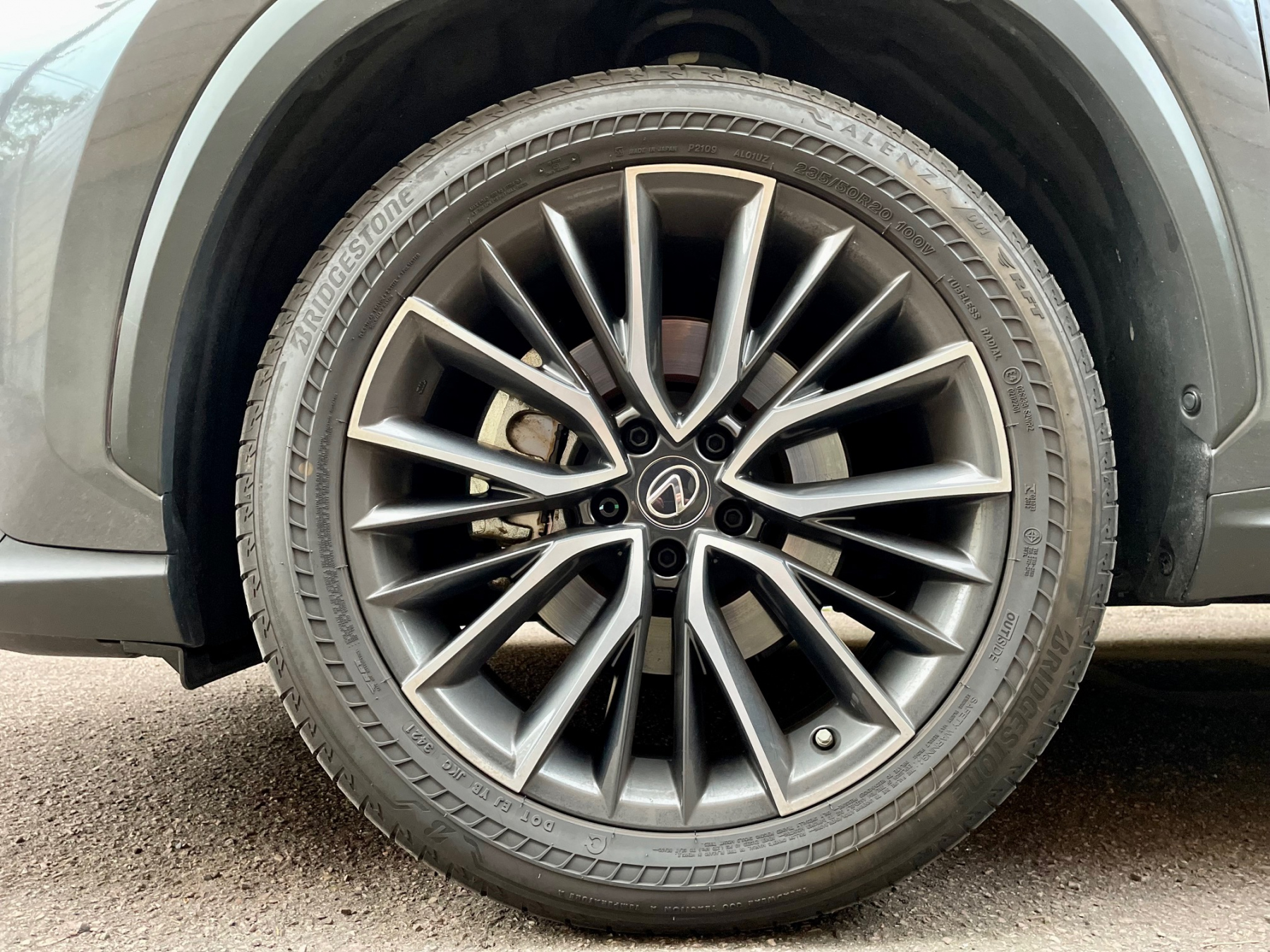 Illustration - Lexus NX350h