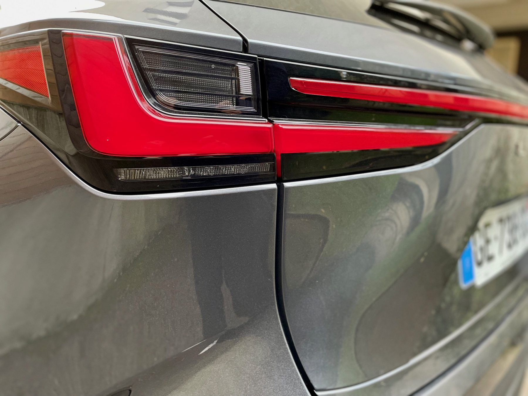 Illustration - Lexus NX350h