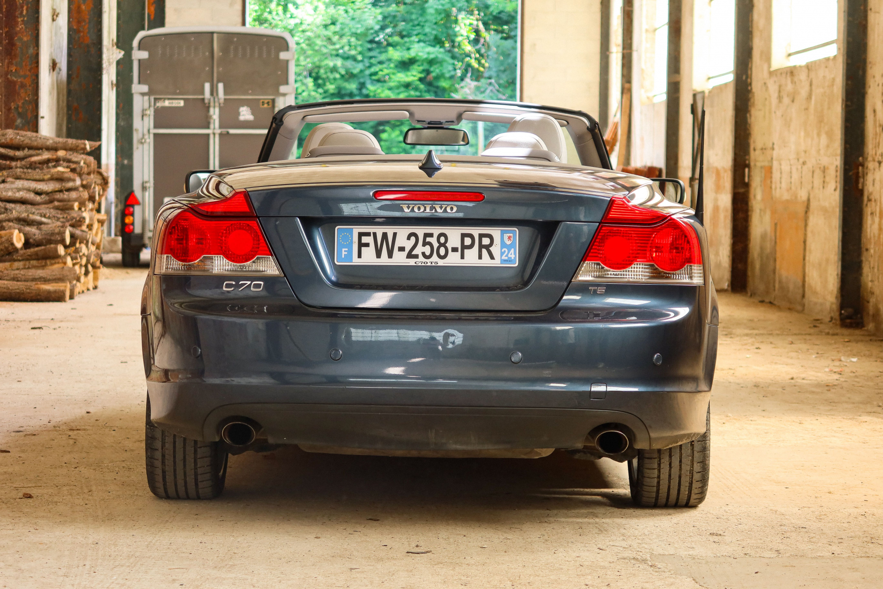 Illustration - Secrets De Design Volvo C70