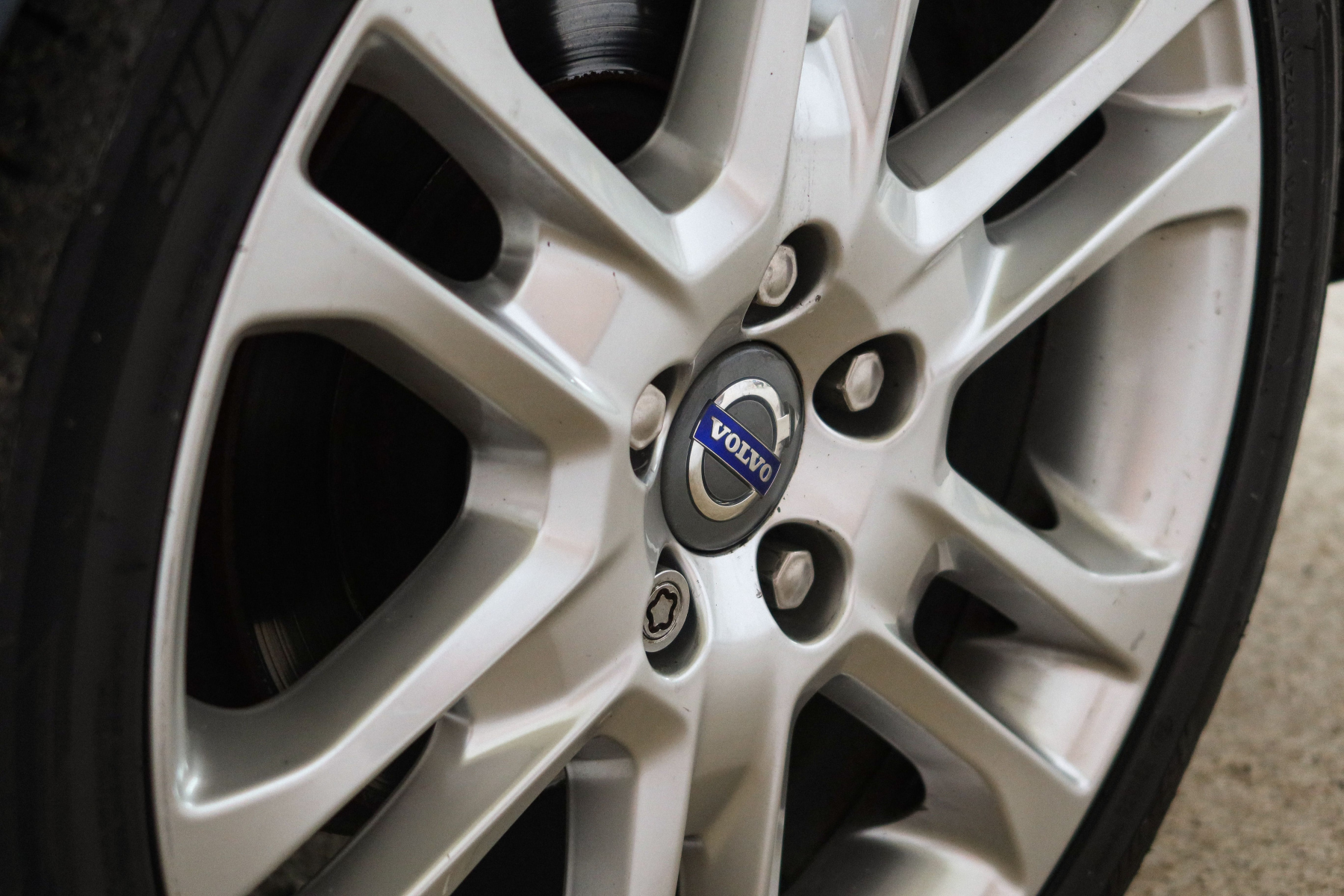 Illustration - Secrets De Design Volvo C70