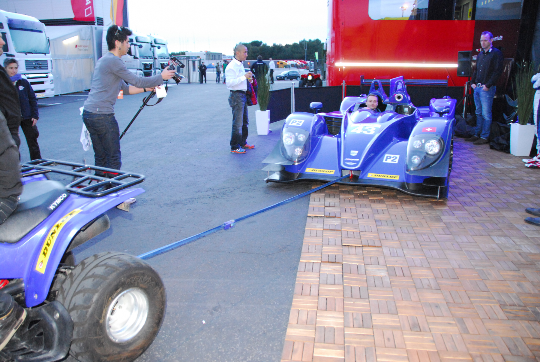 Illustration - Souvenirs d’Autos : Y a un bruit !