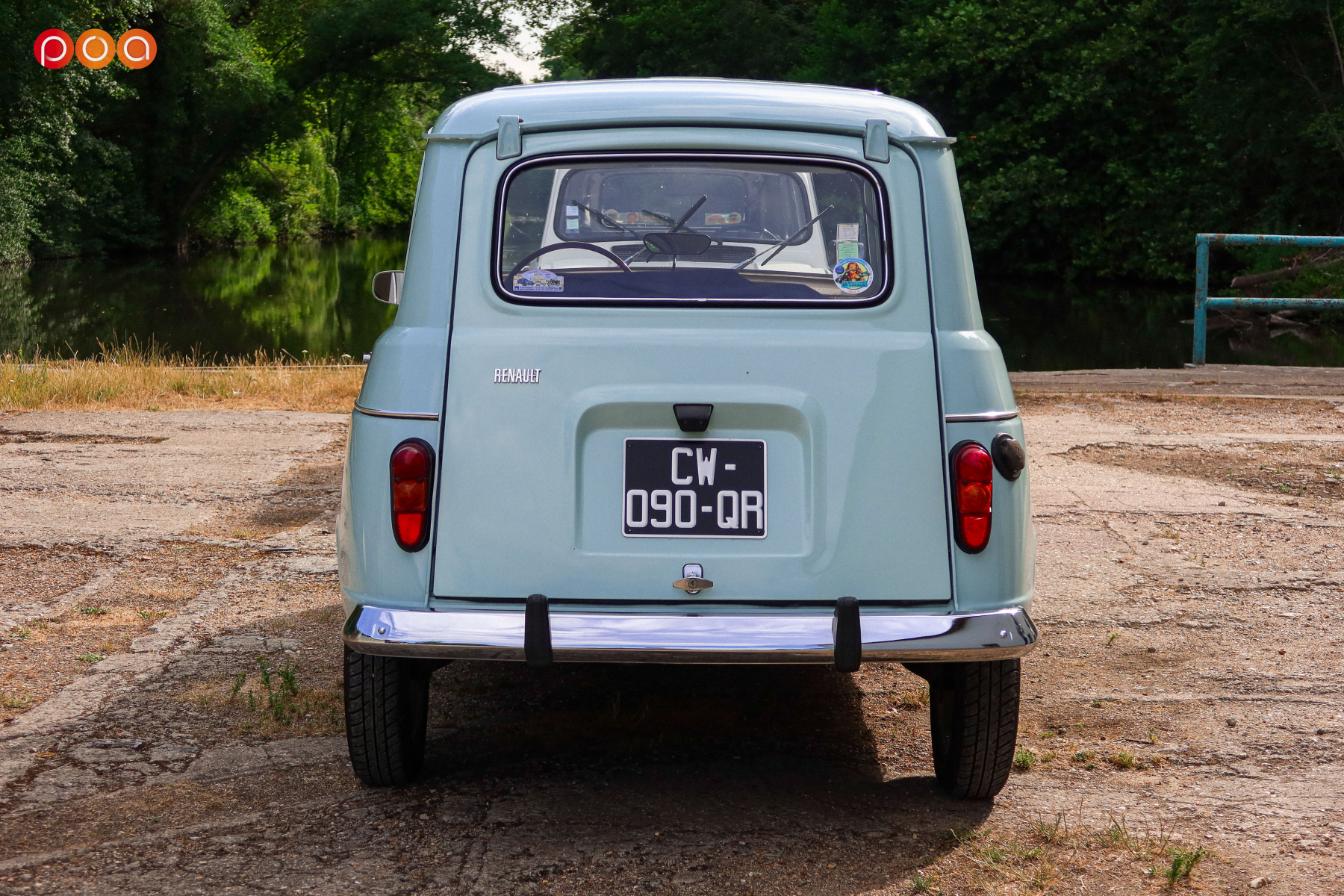 Illustration - Mercredi 18h Les Petits Observateurs Renault 4L