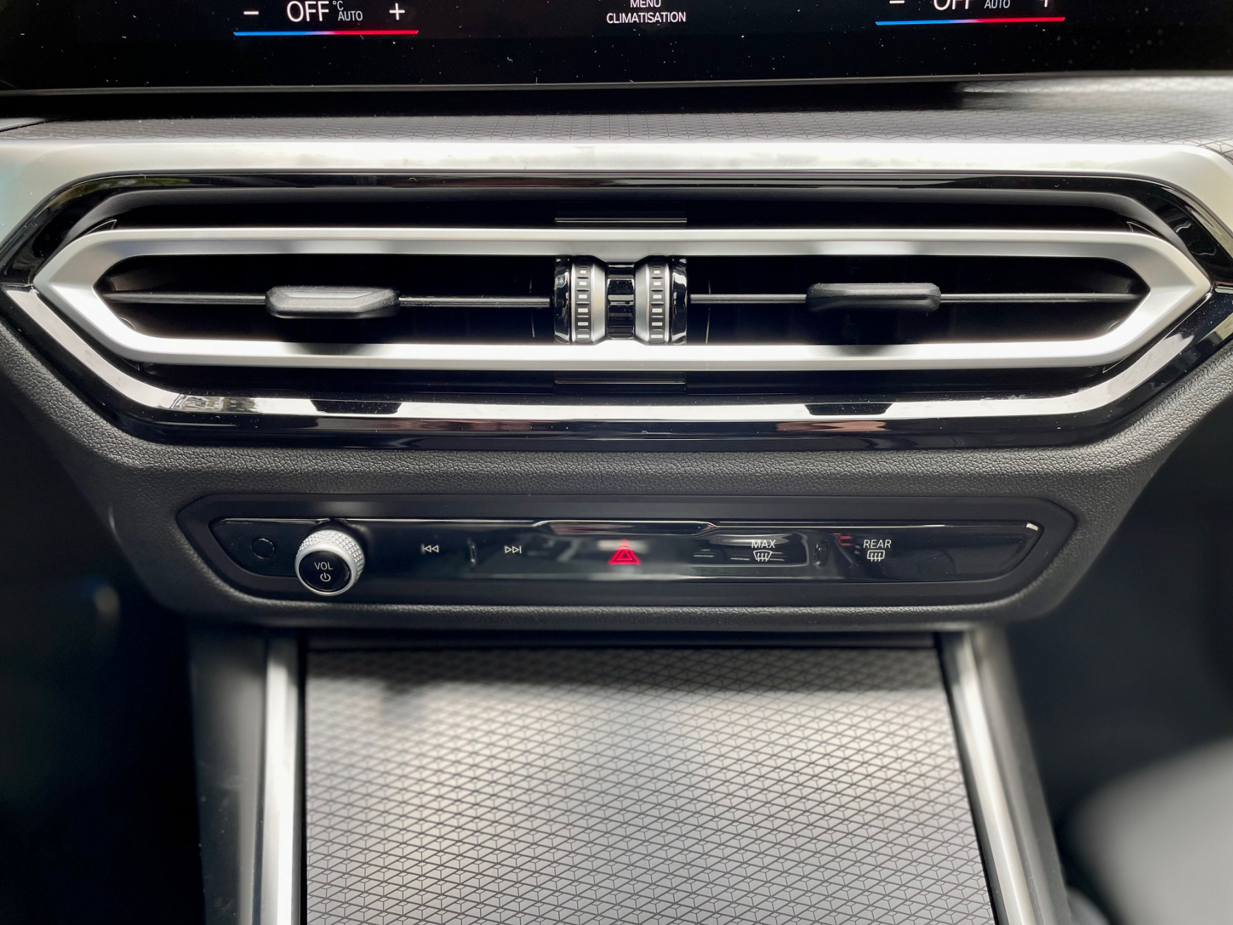 Illustration - BMW 320e Touring