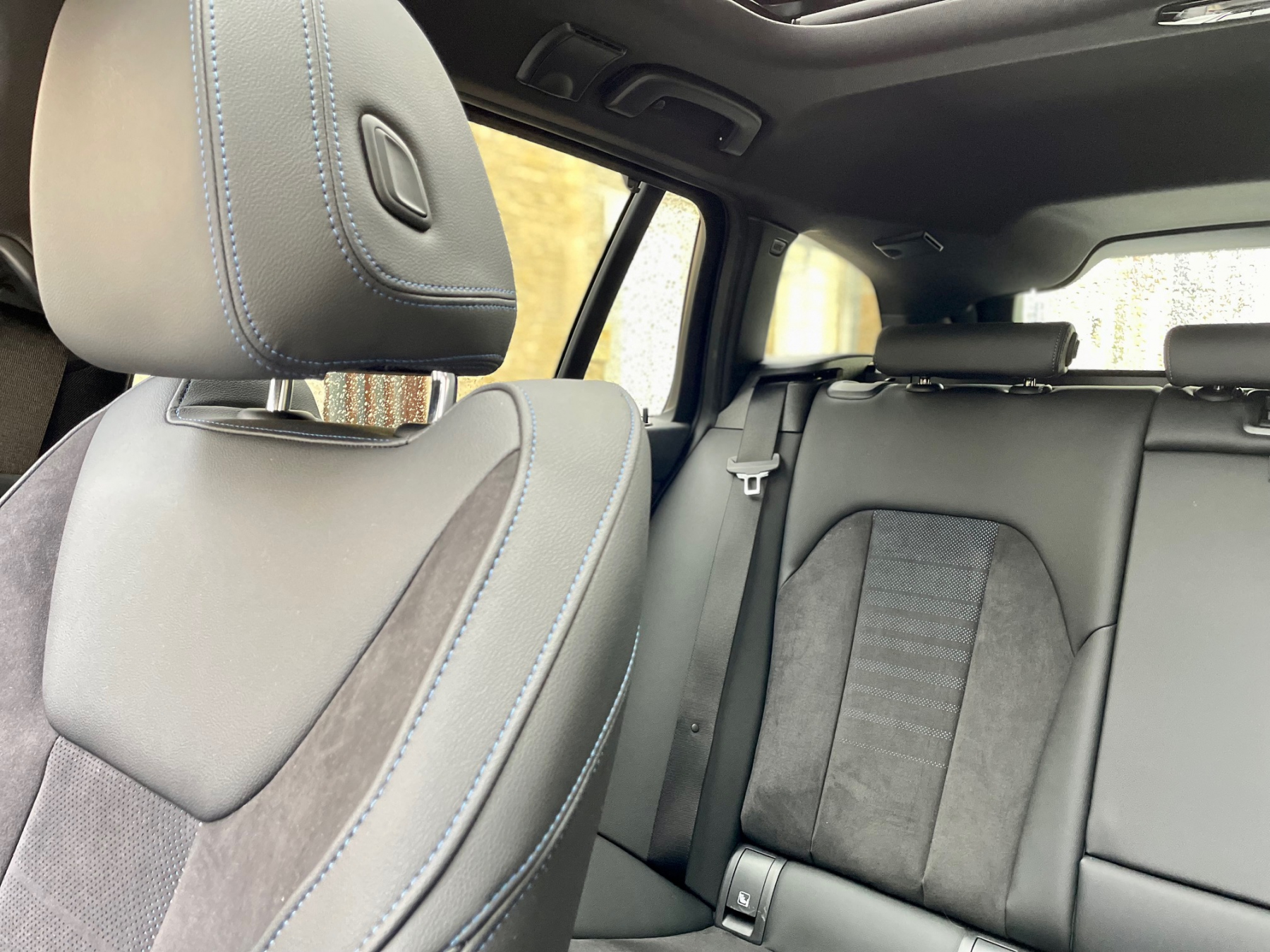 Illustration - BMW 320e Touring