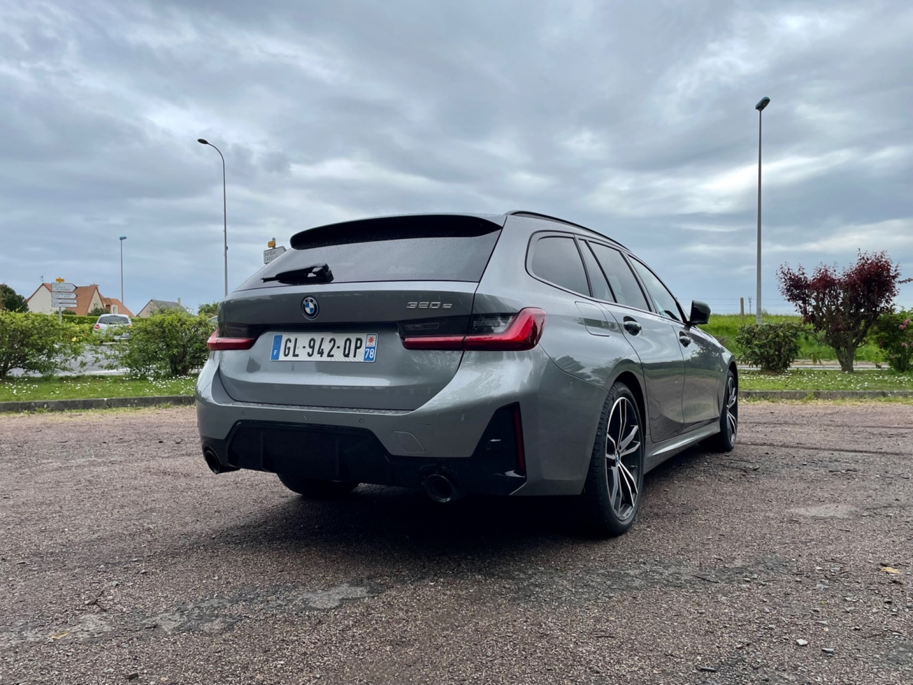 Illustration - BMW 320e Touring