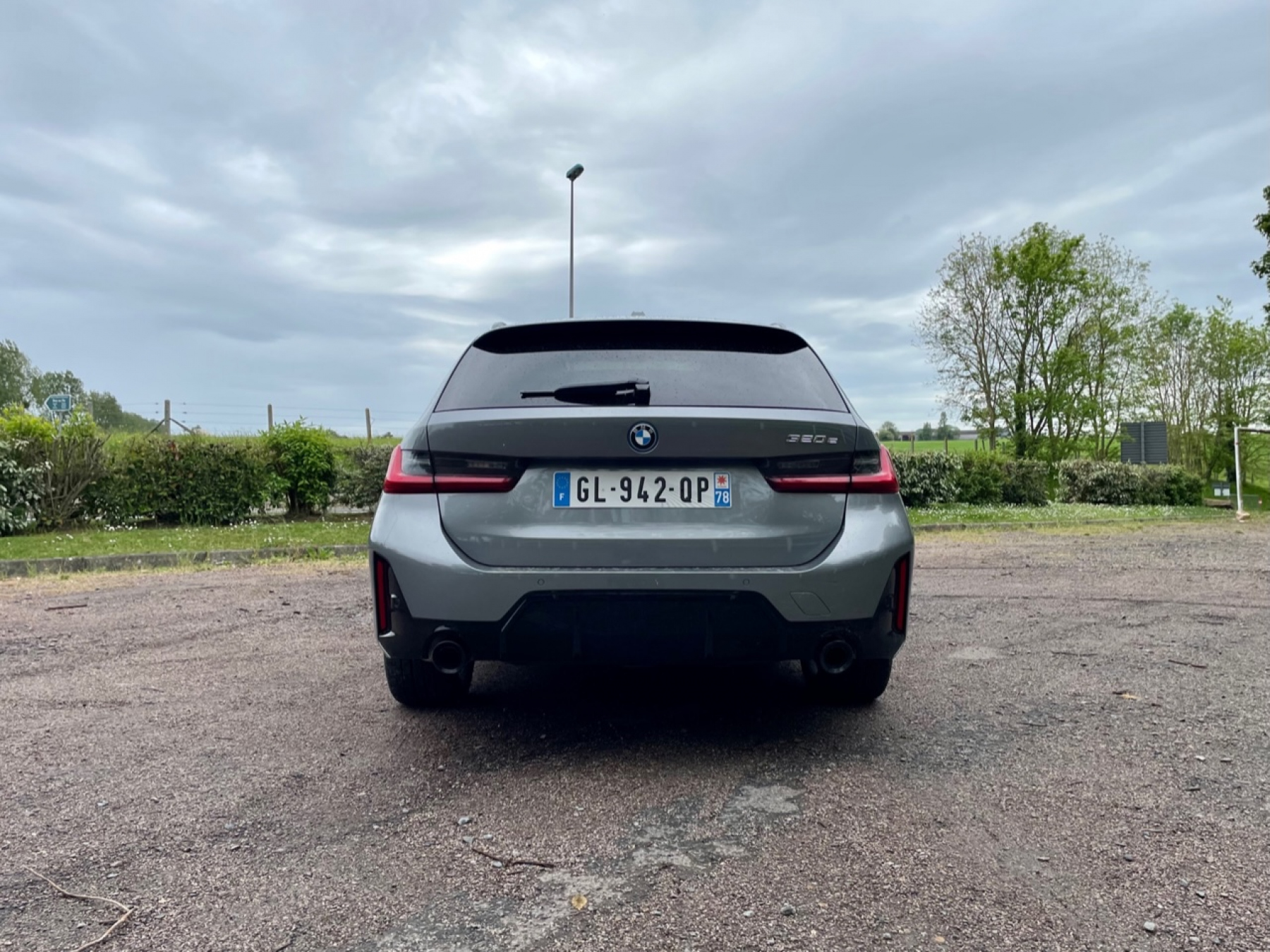 Illustration - BMW 320e Touring