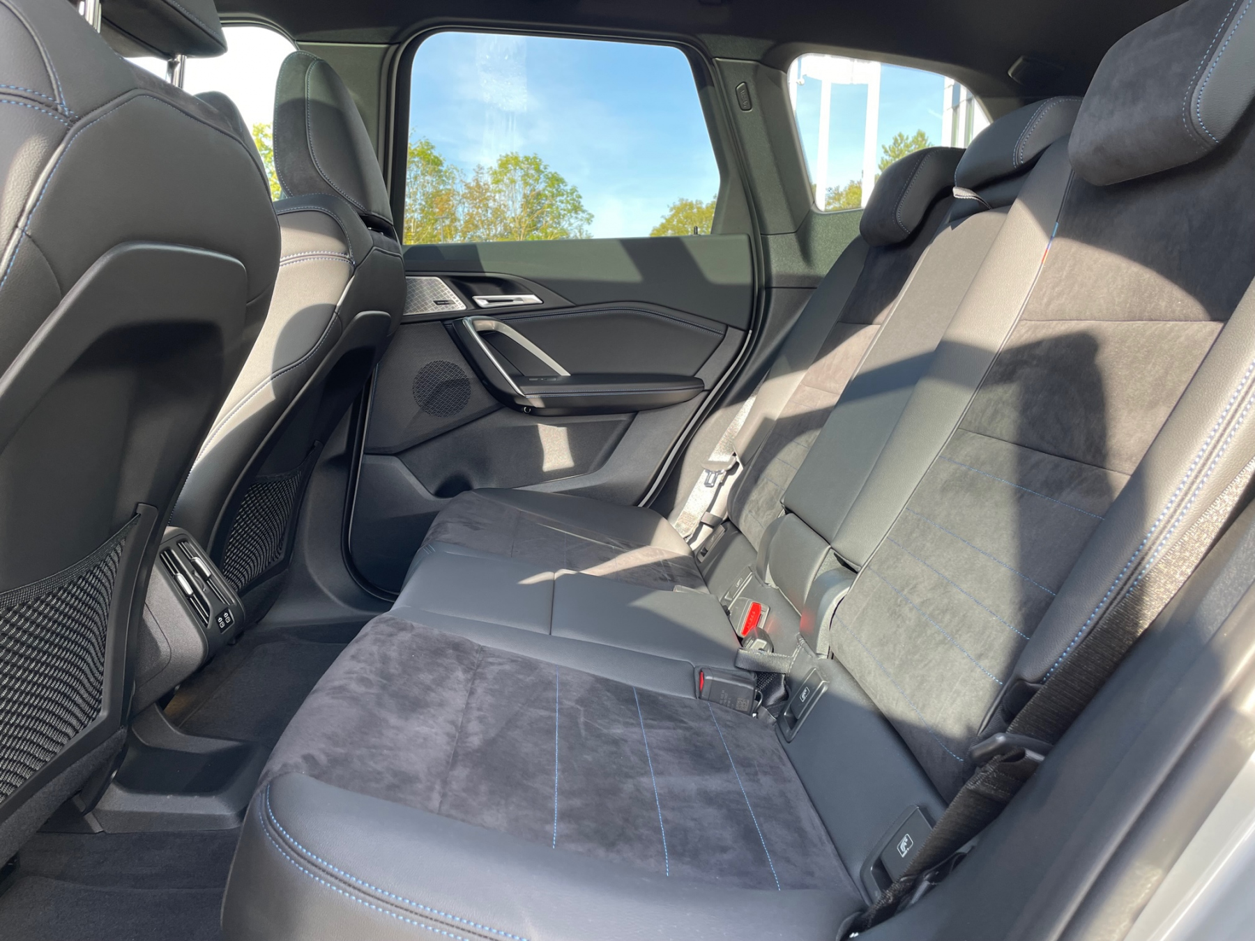 Illustration - BMW iX1 xDrive30