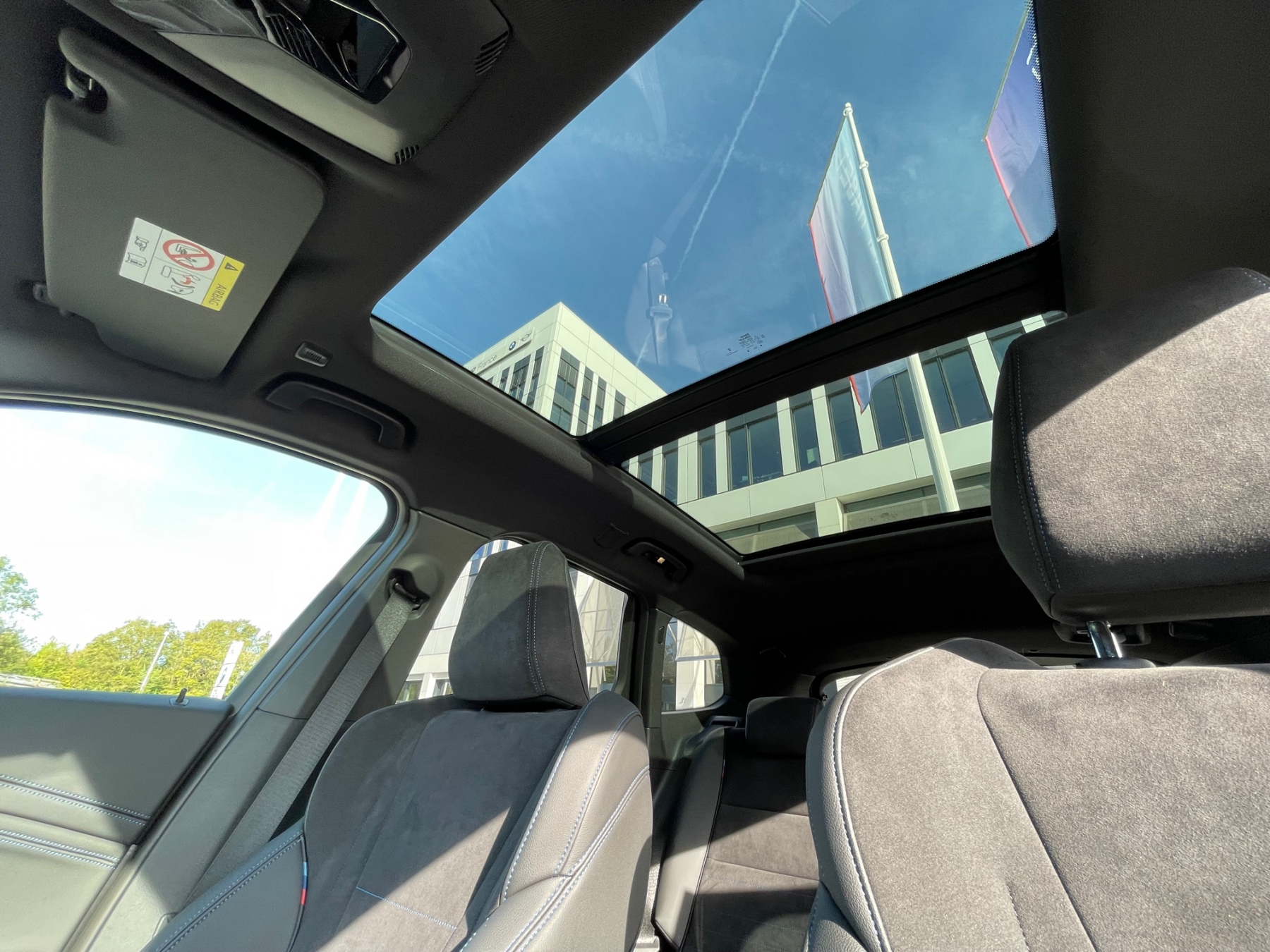 Illustration - BMW iX1 xDrive30