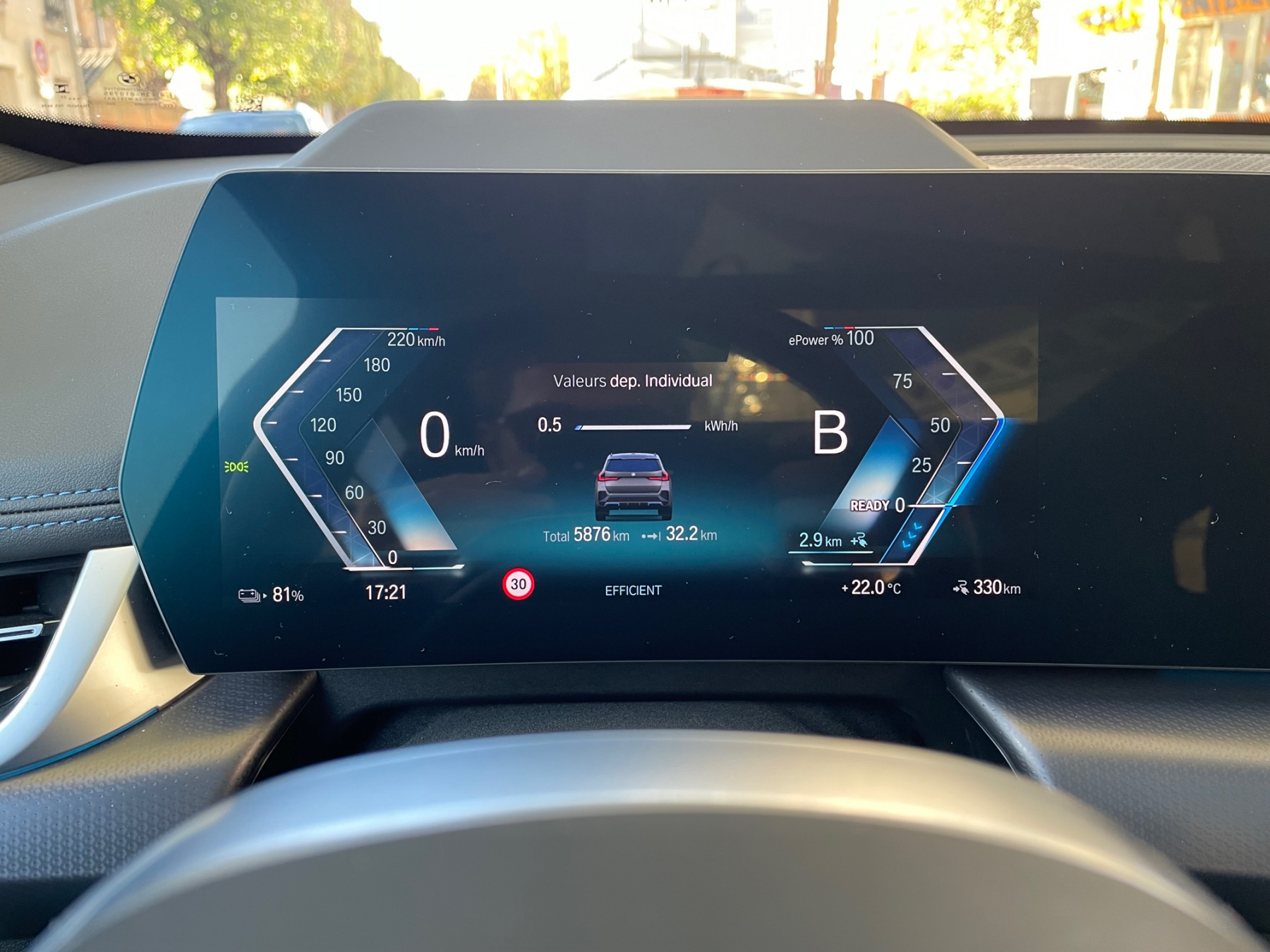 Illustration - BMW iX1 xDrive30