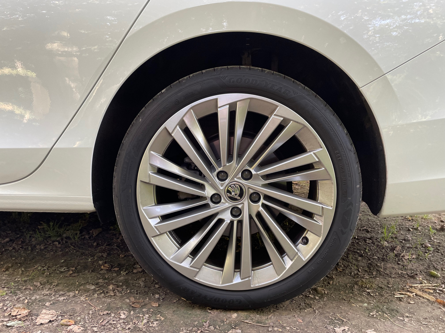 Illustration - Skoda Superb Combi 2024