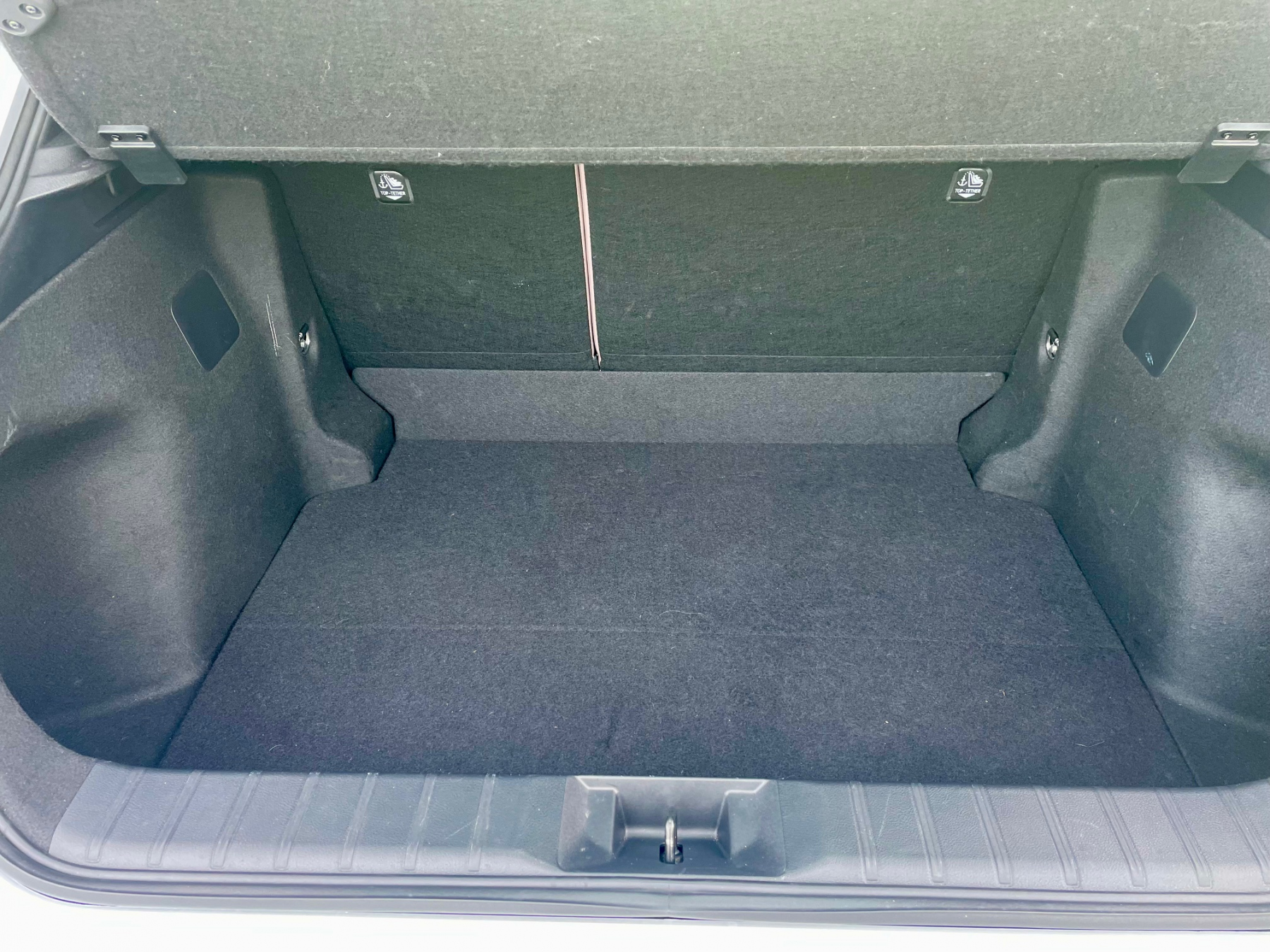 Illustration - Essai Lexus LBX Elegant - intérieur