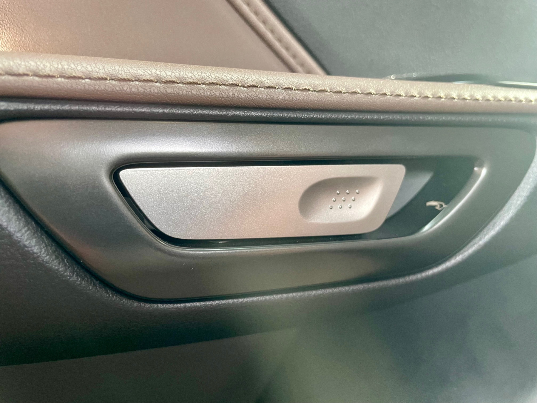 Illustration - Essai Lexus LBX Elegant - intérieur