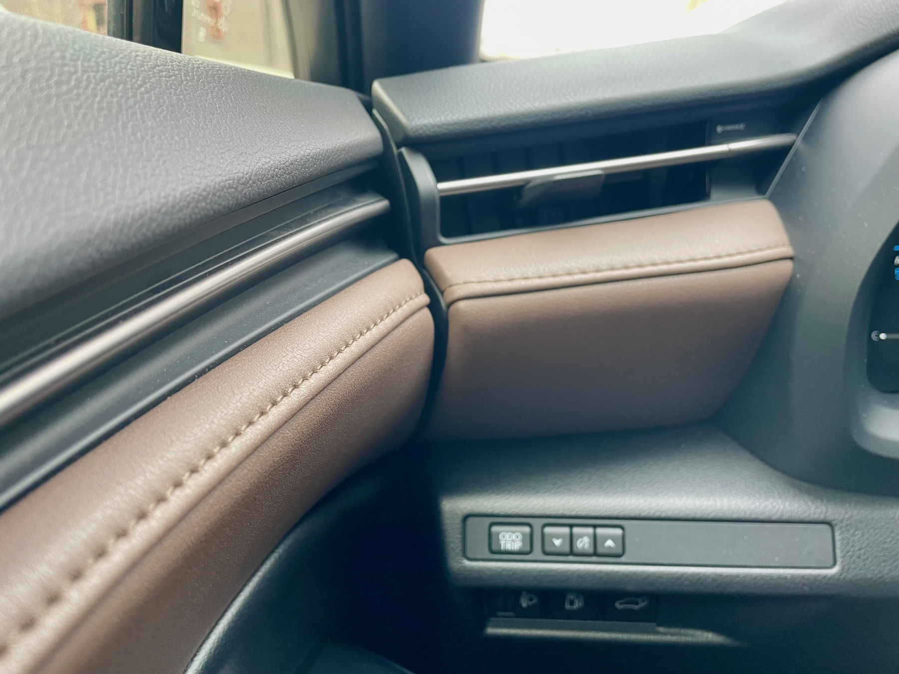 Illustration - Essai Lexus LBX Elegant - intérieur