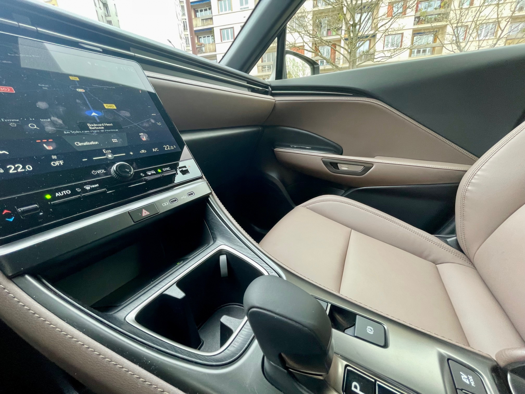 Illustration - Essai Lexus LBX Elegant - intérieur