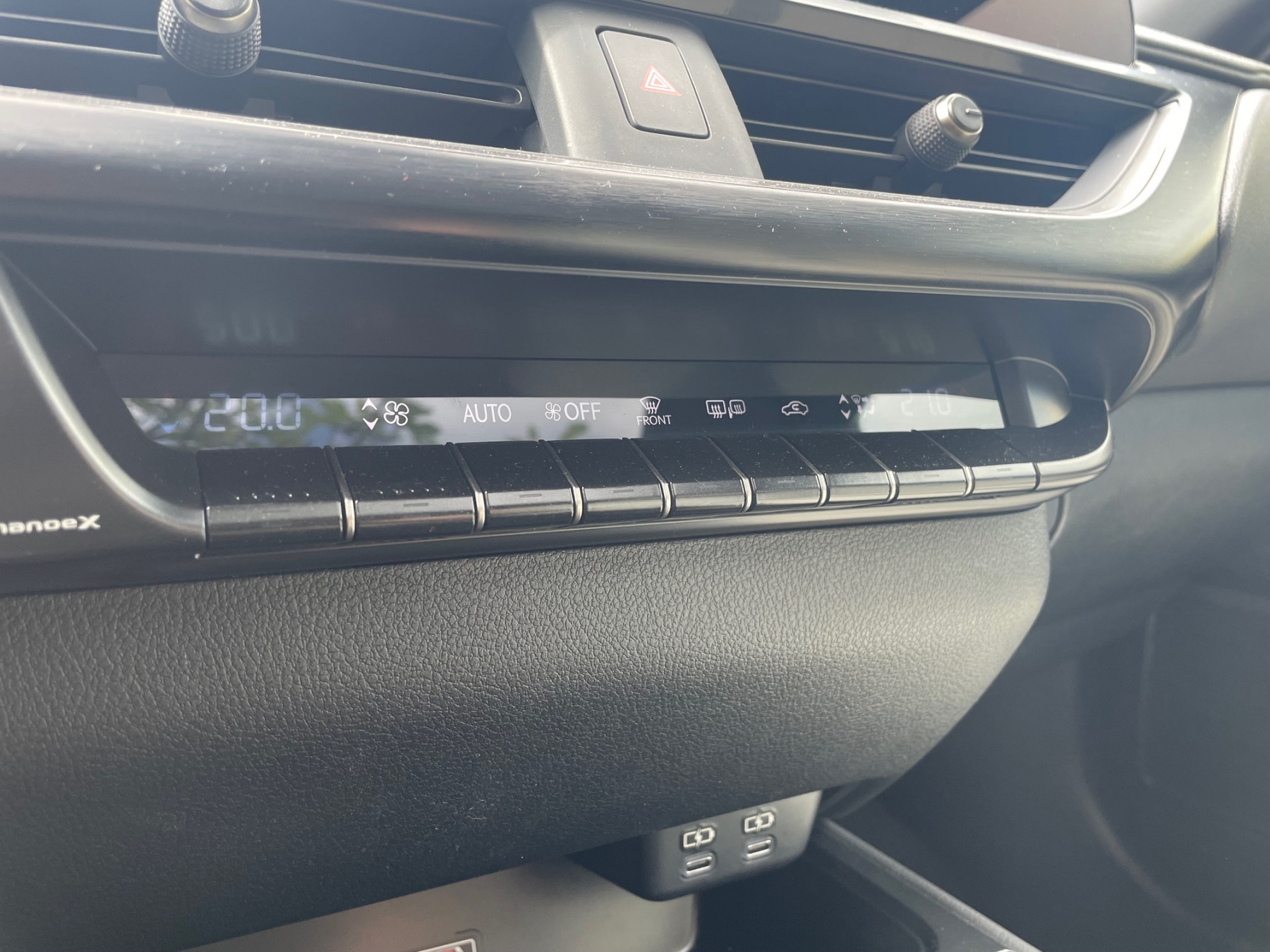 Illustration - Lexus UX300h 2025 F Sport Executive