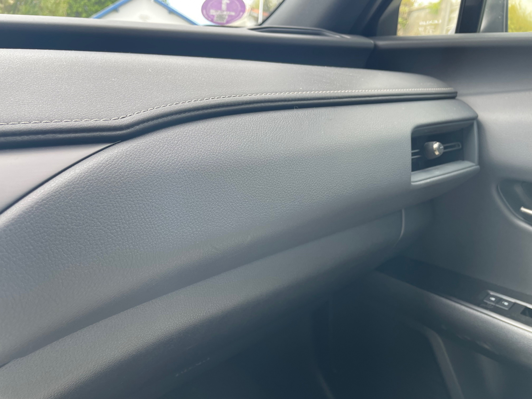 Illustration - Lexus UX300h 2025 F Sport Executive