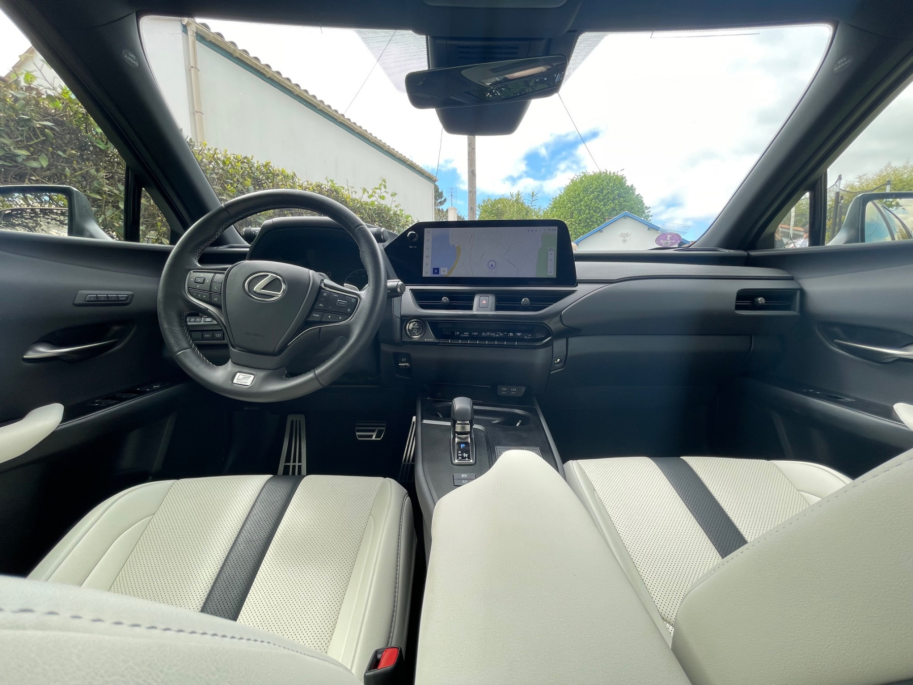 Illustration - Lexus UX300h 2025 F Sport Executive