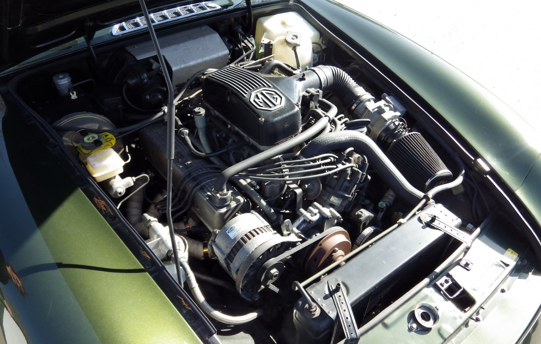 Illustration - MG RV8 1993 Moteur