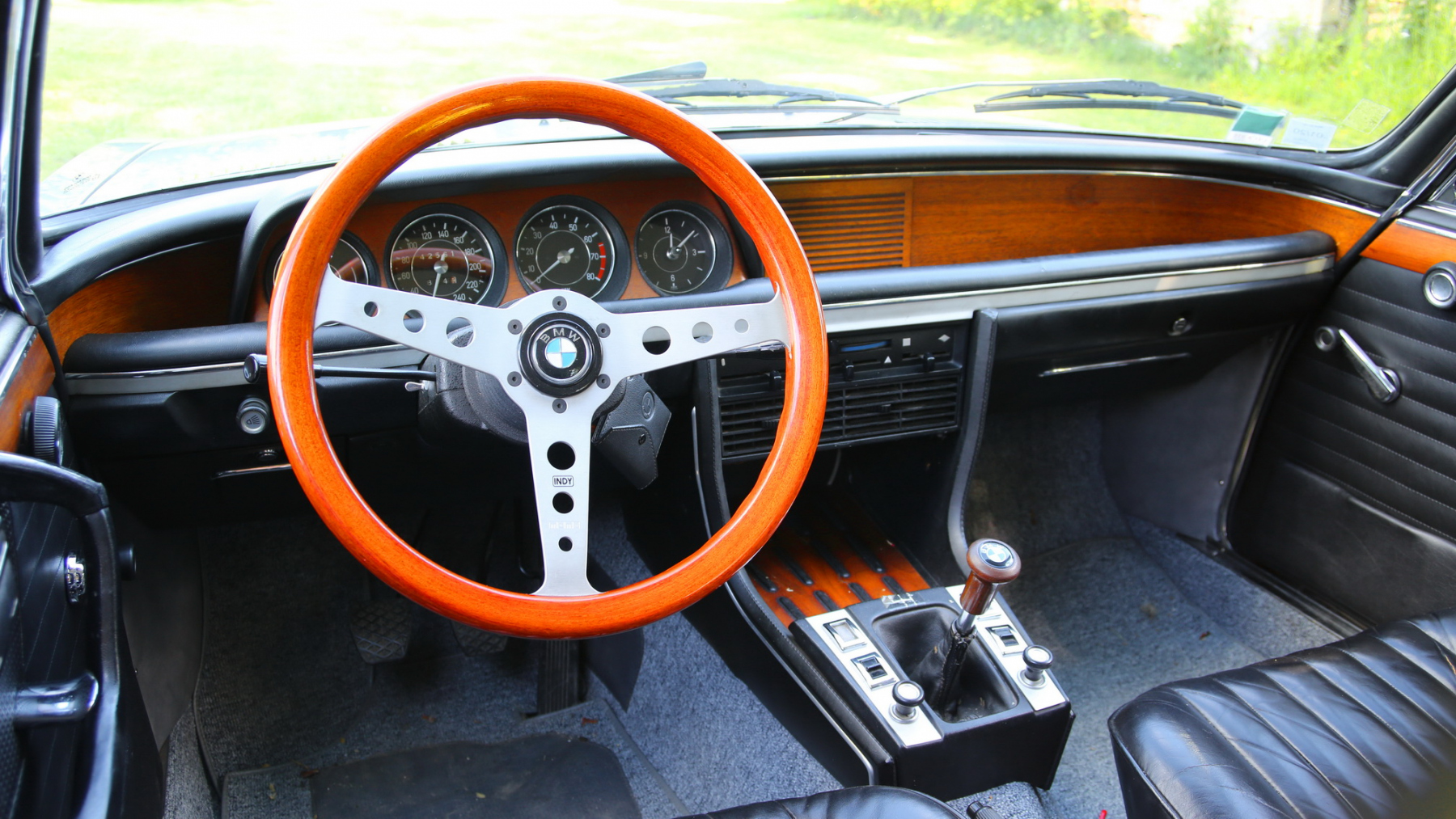 Illustration - BMW 3.0 CSI 1972 Planche de Bord