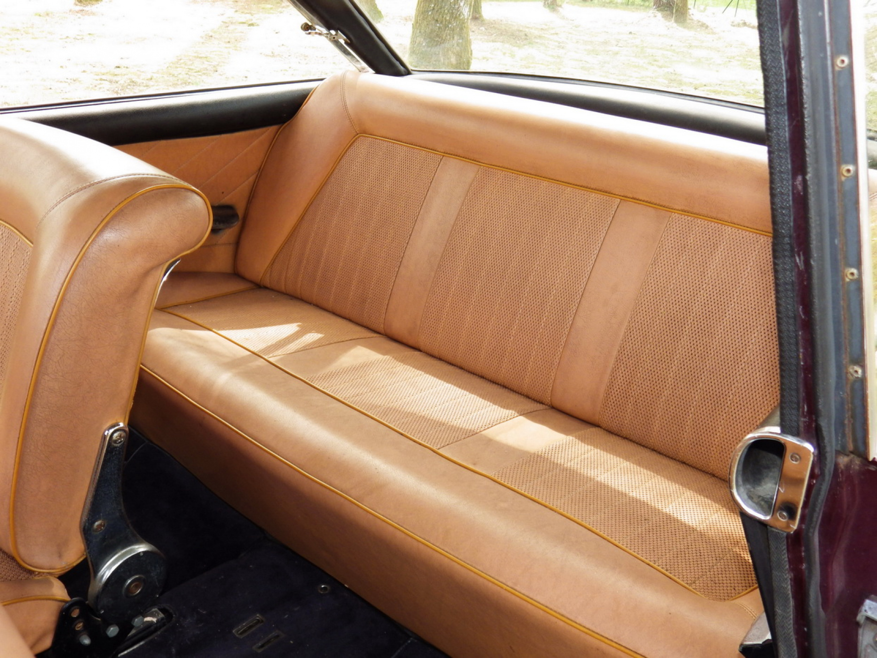 Illustration - Panhard 25 BT 1964 Banquette Arrière