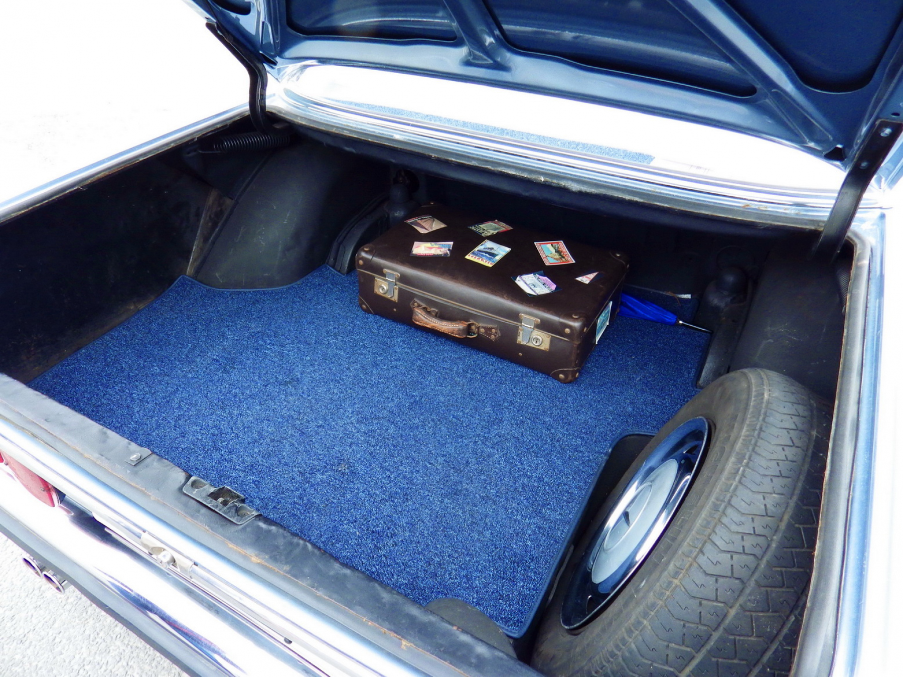 Illustration - Mercedes 280 CE 1973 Coffre