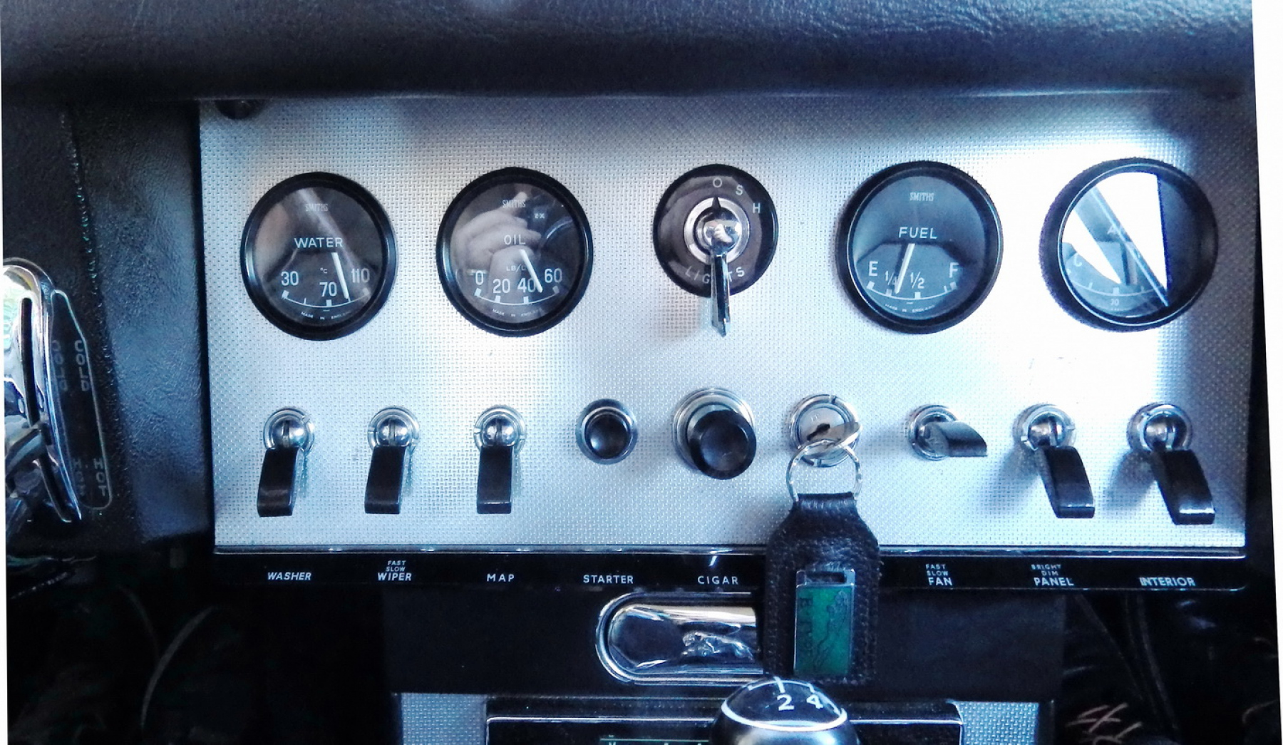 Illustration - Jaguar Type E 1963 Console Centrale
