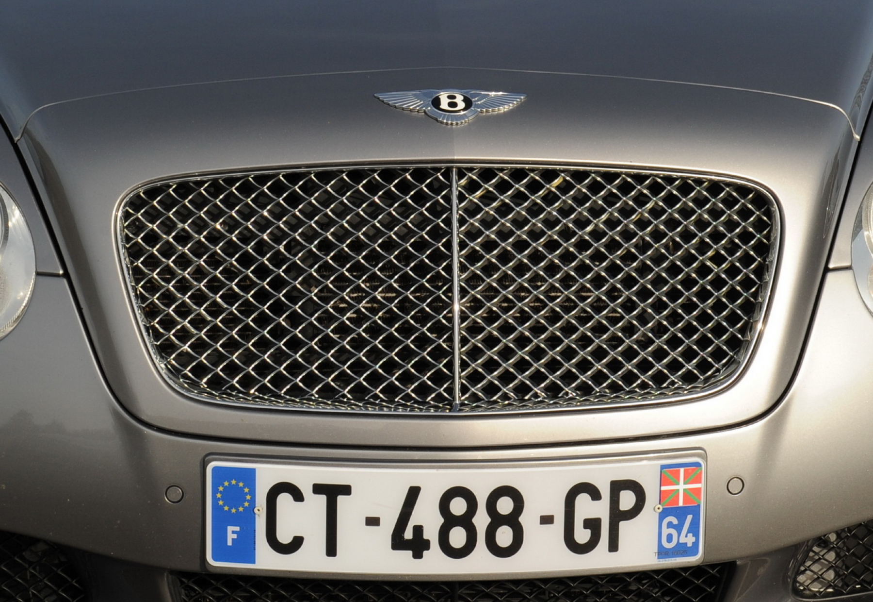 Illustration - Bentley Continental GT Mulliner 2006 Grille