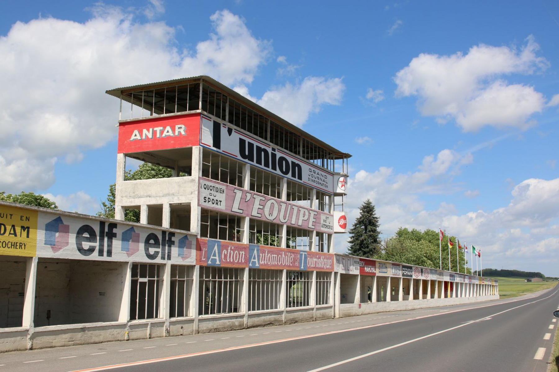 Illustration - Souvenirs d'Autos (338) : tu la veux ma BM !