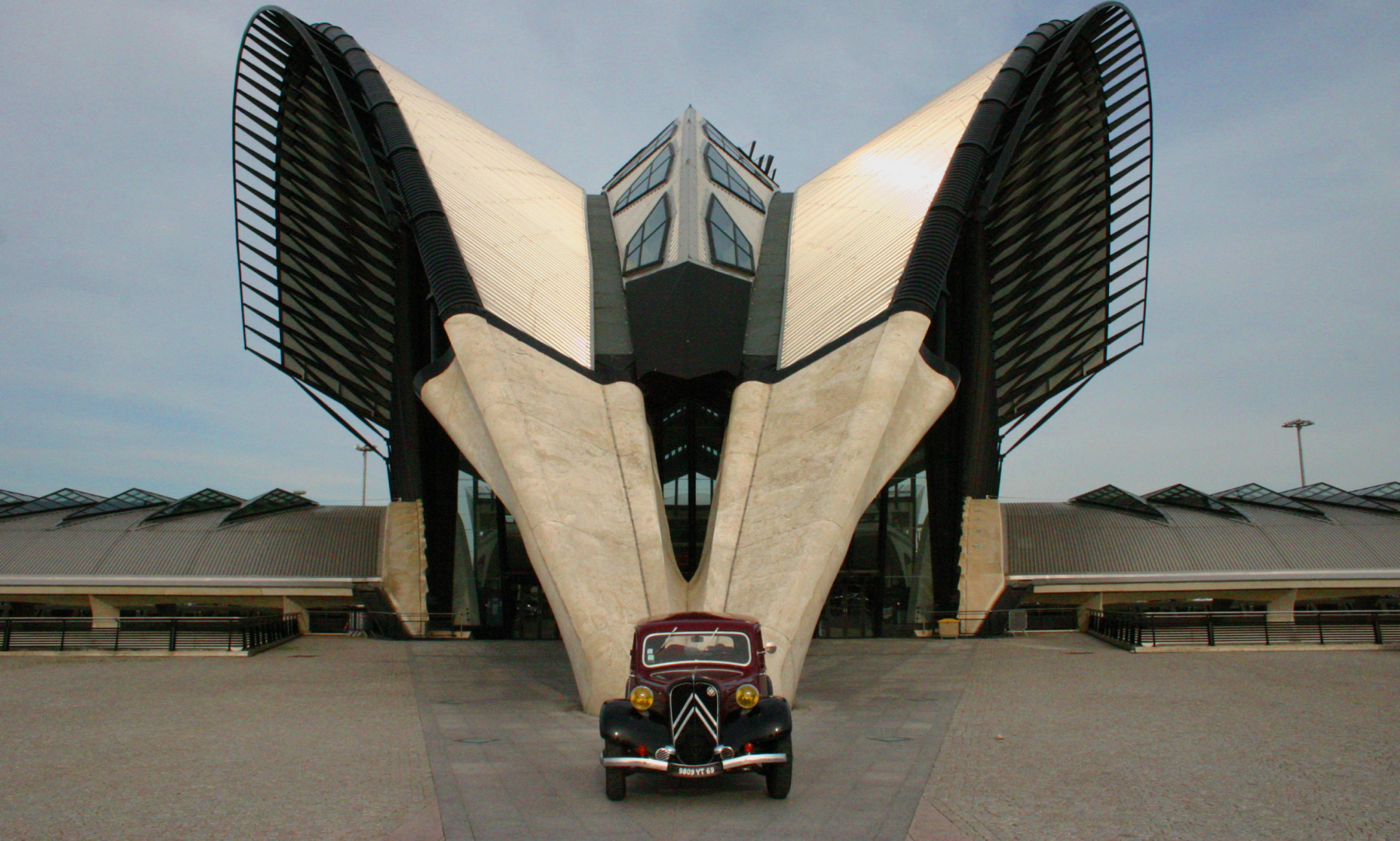 Illustration - Souvenirs d'Autos (316) En Traction, on rentre toujours à la maison !!