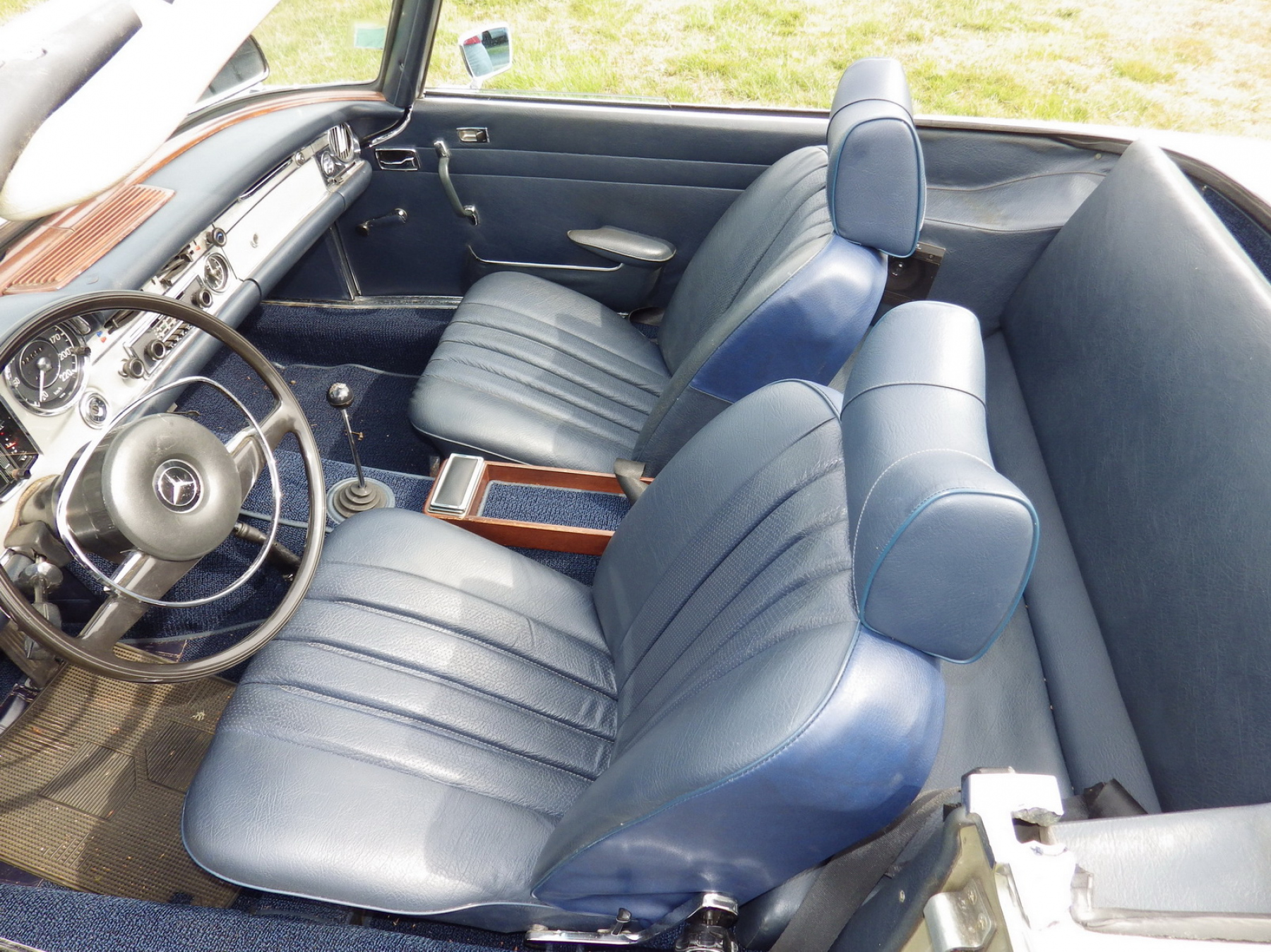 Illustration - Les Essais de Patrice Mercedes 280 SL Pagode