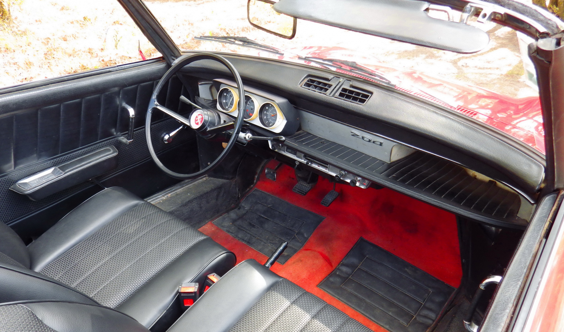 Illustration - Les Essais de Patrice Peugeot 204 Cabriolet