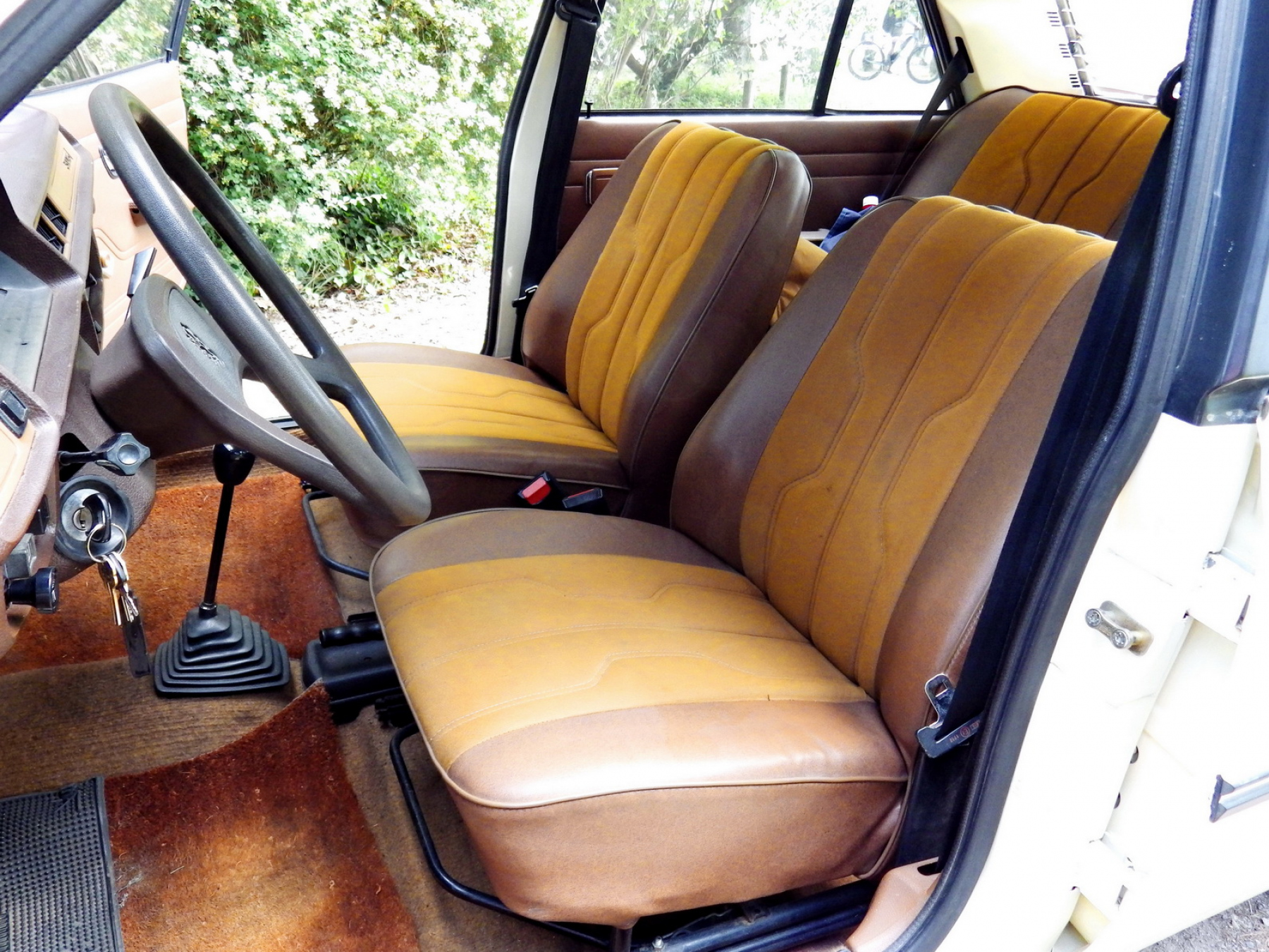 Illustration - Les Essais de Patrice Peugeot 305