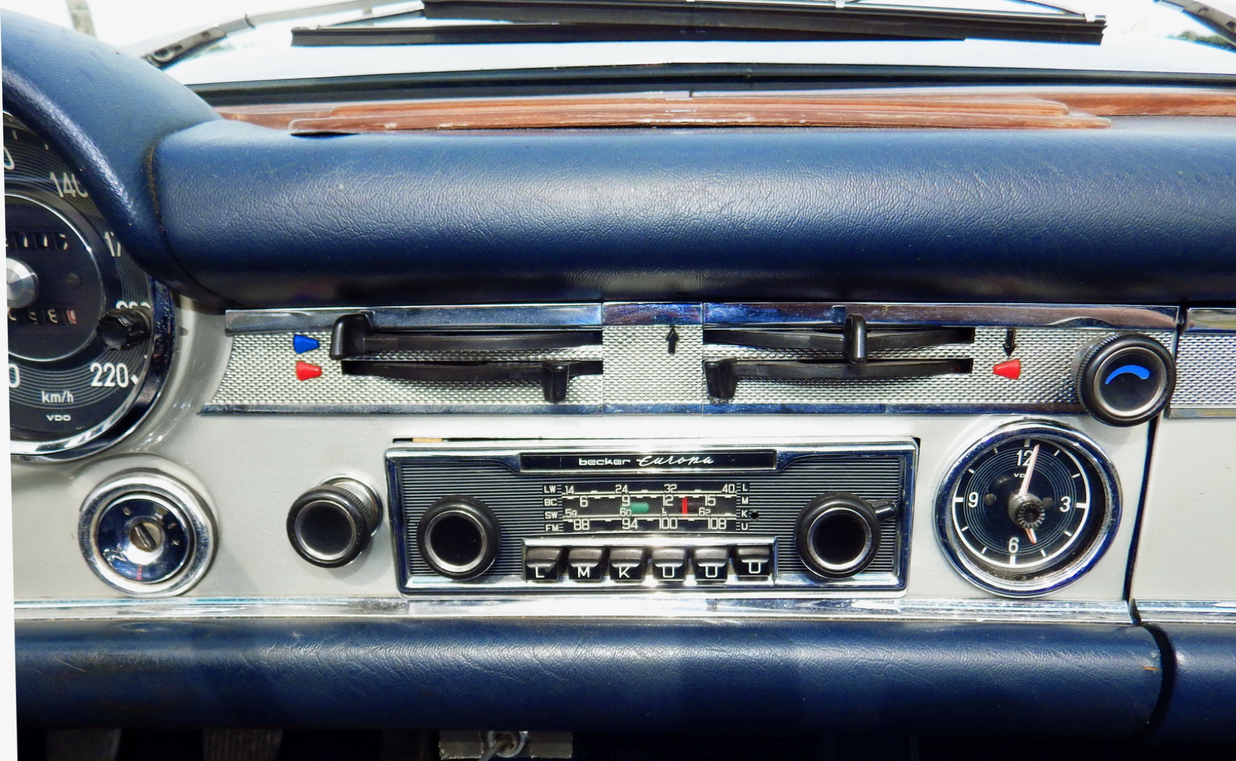 Illustration - Les Essais de Patrice Mercedes 280 SL Pagode