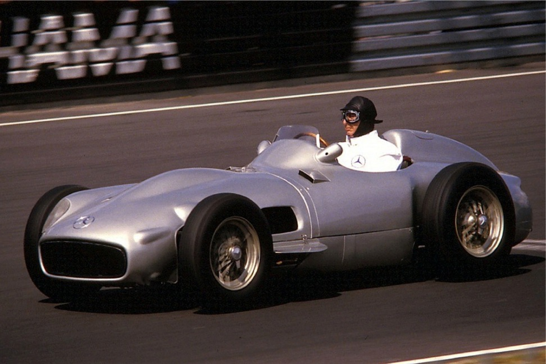 Illustration - Les Petites News Mercedes 300 SLR