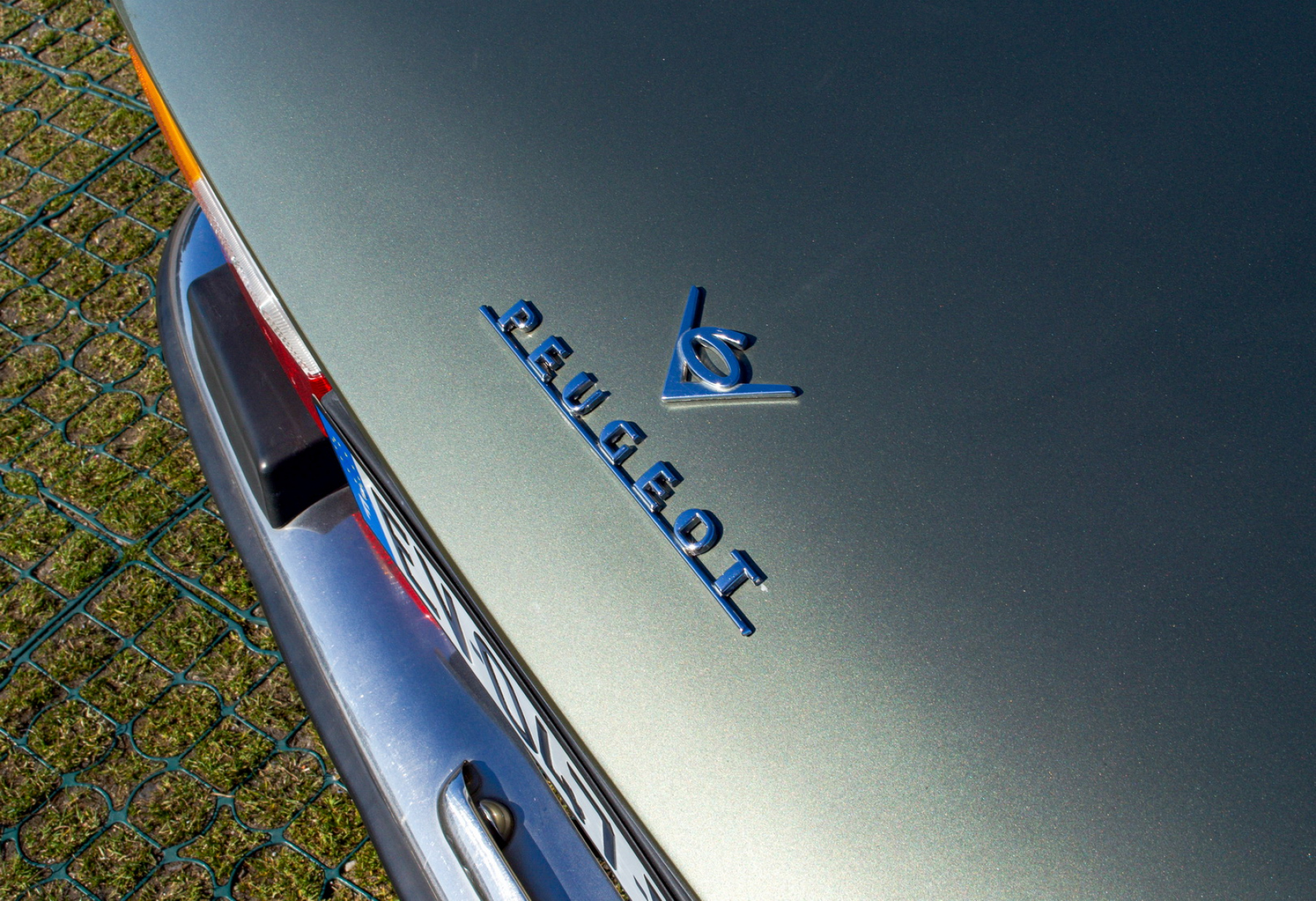 Illustration - Les Essais de Patrice Peugeot 504 Coupé V6 TI 