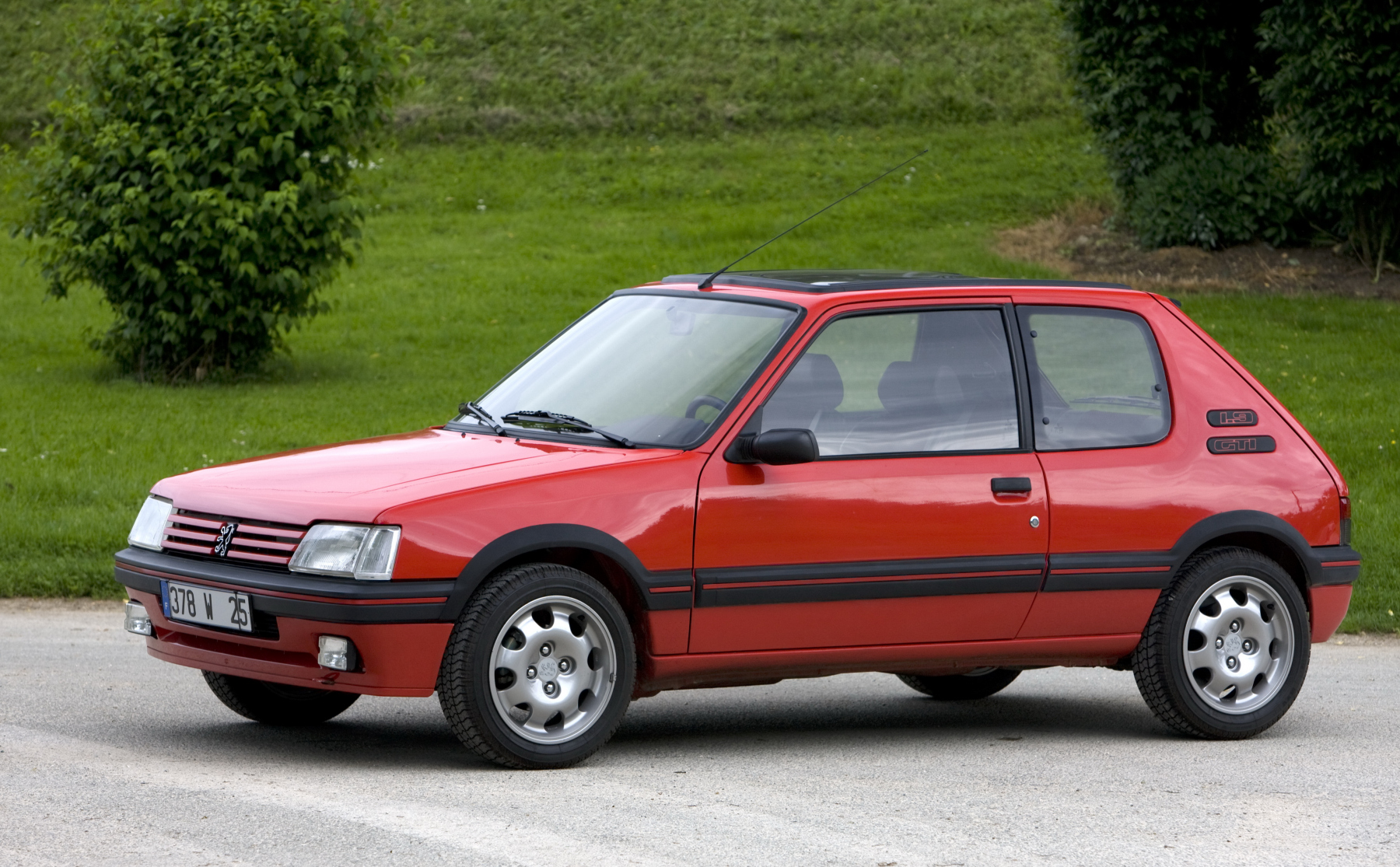 Automobile/Nostalgie. Peugeot 205 junior : la séductrice inattendue !