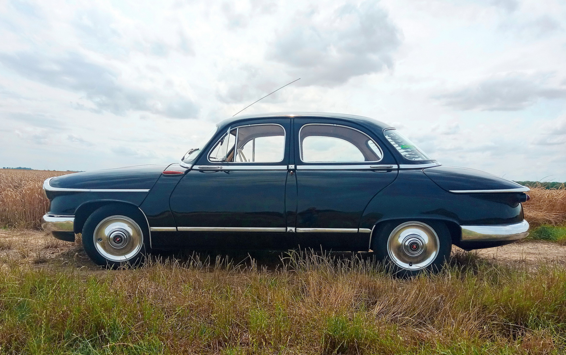 Illustration - Panhard PL17 profil