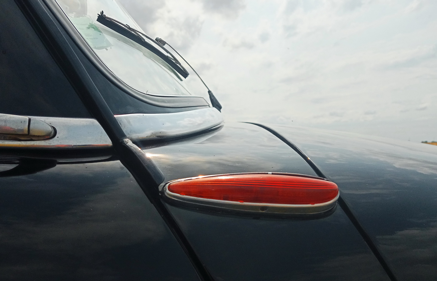 Illustration - Panhard PL17 répétiteur clignotant