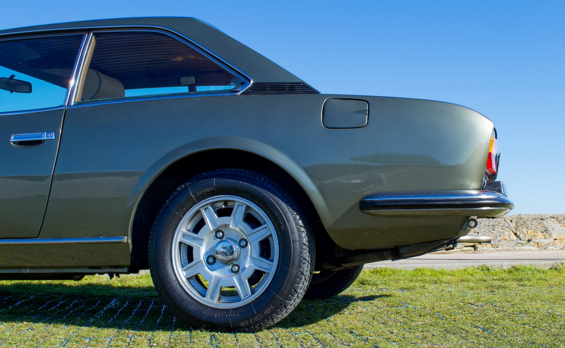 Illustration - Les Essais de Patrice Peugeot 504 Coupé V6 TI 