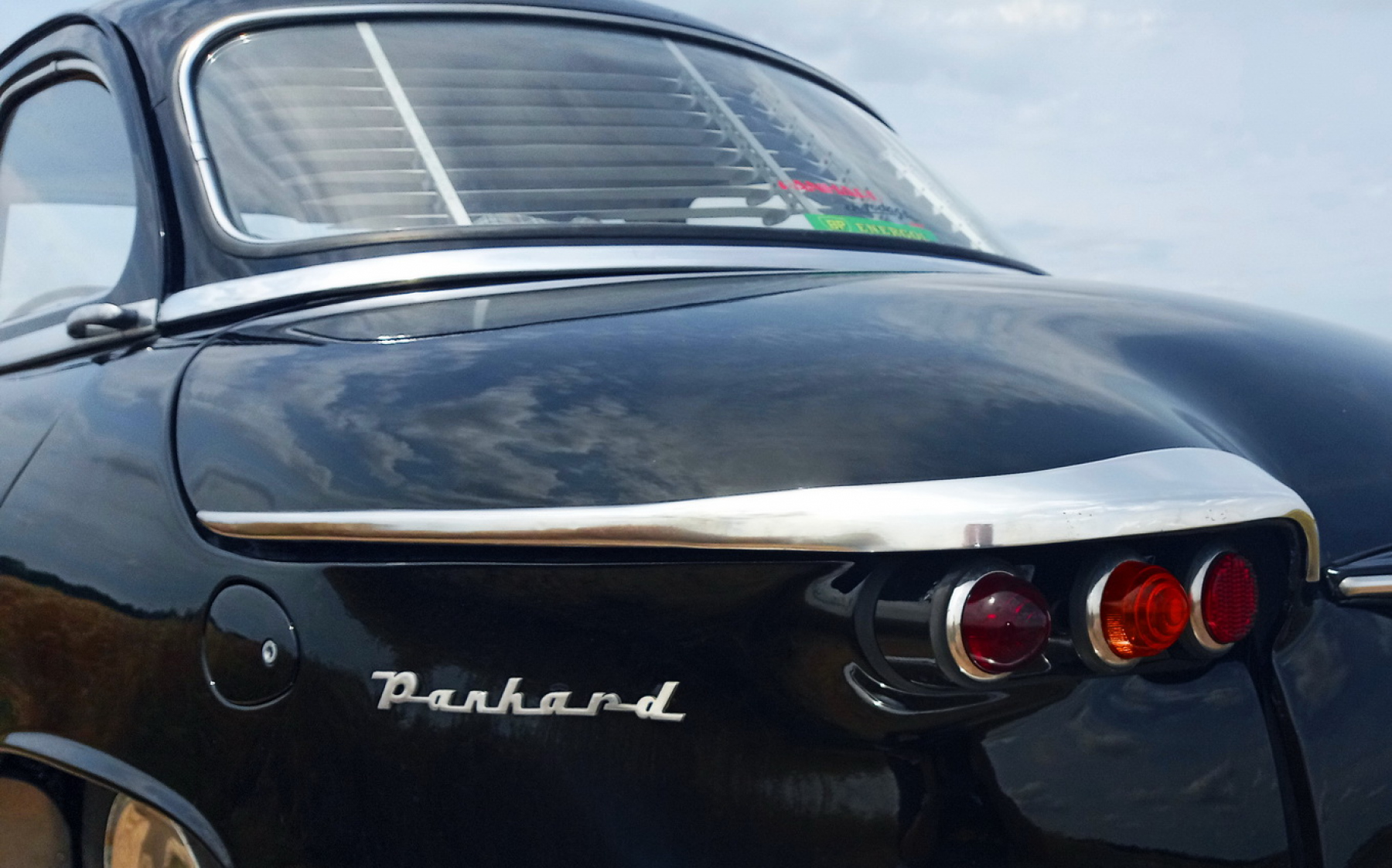 Illustration - Panhard PL17 feux arrière