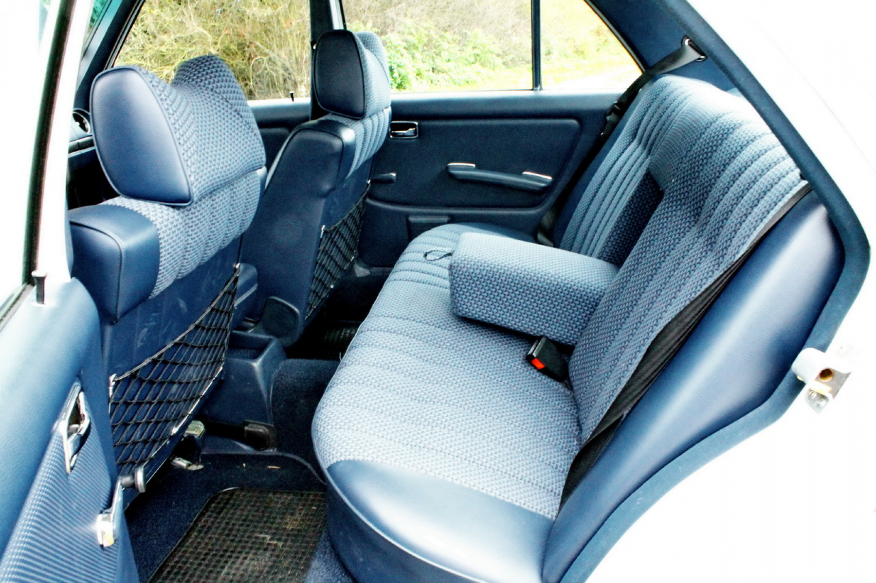 Illustration - Mercedes W123