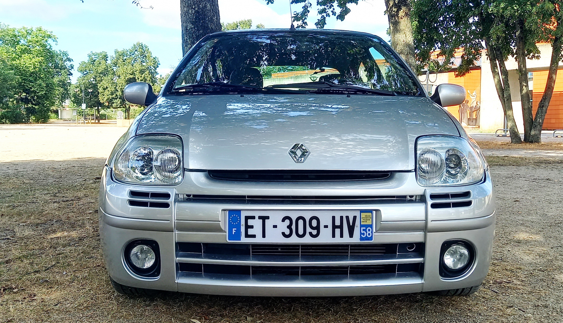 Illustration - Clio Renault Sport 16V