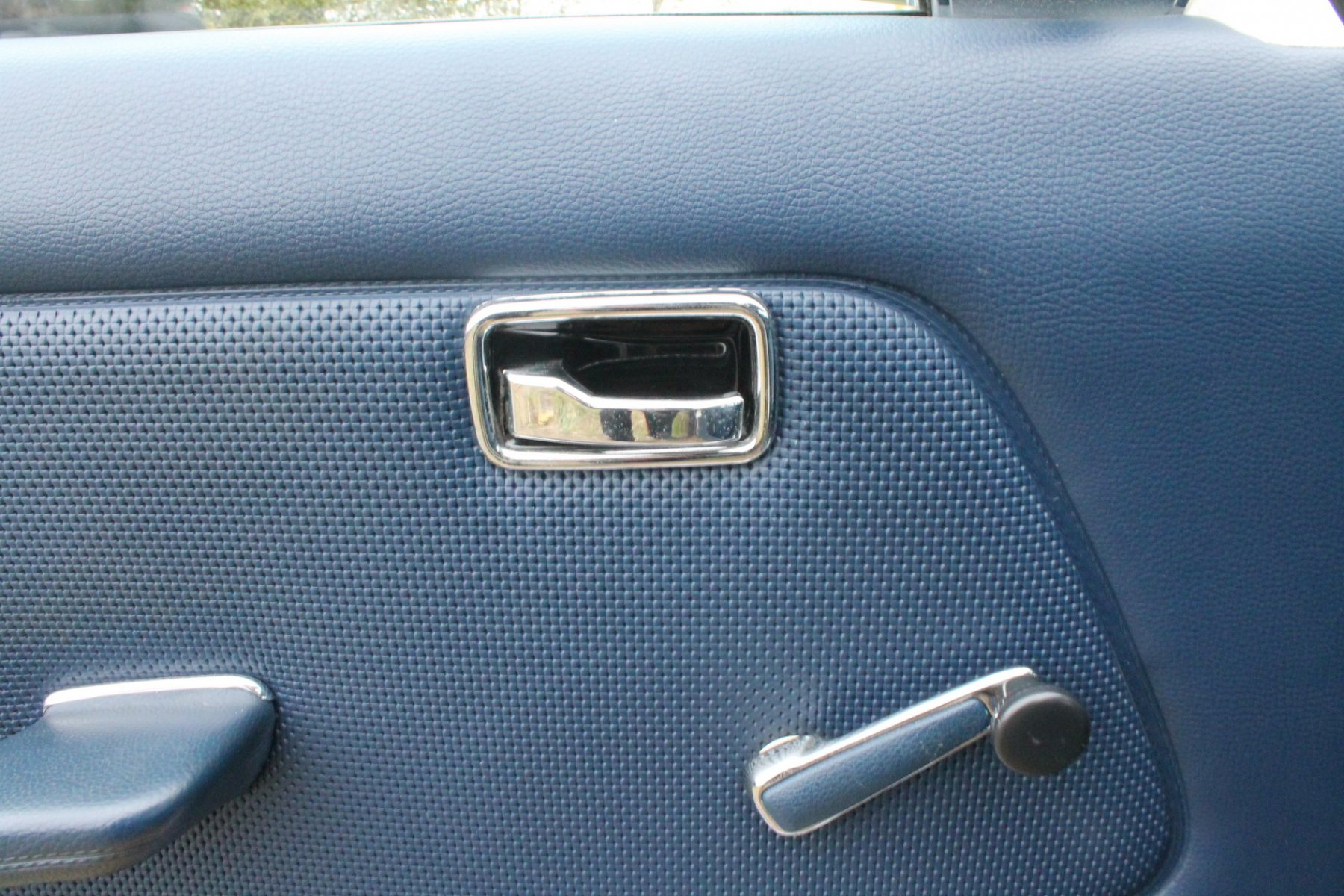 Illustration - Mercedes W123