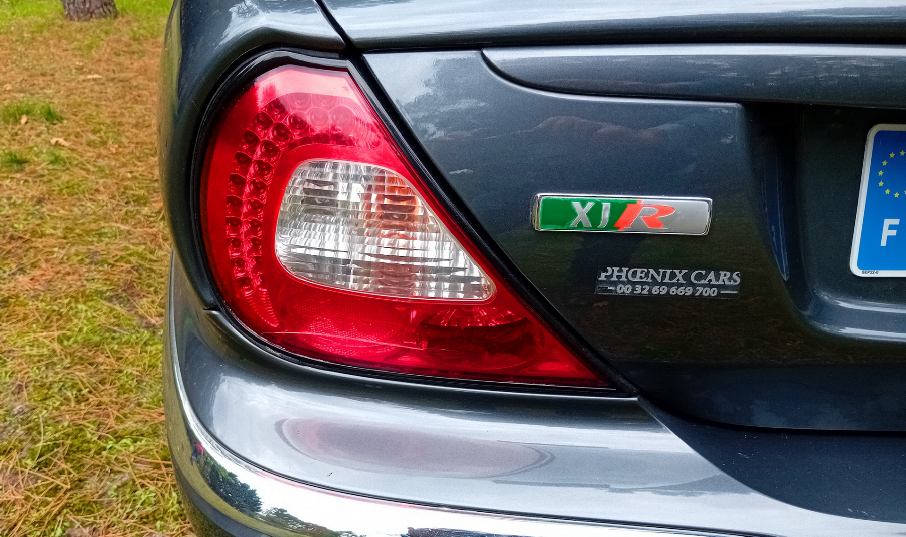 Illustration - Jaguar XJR