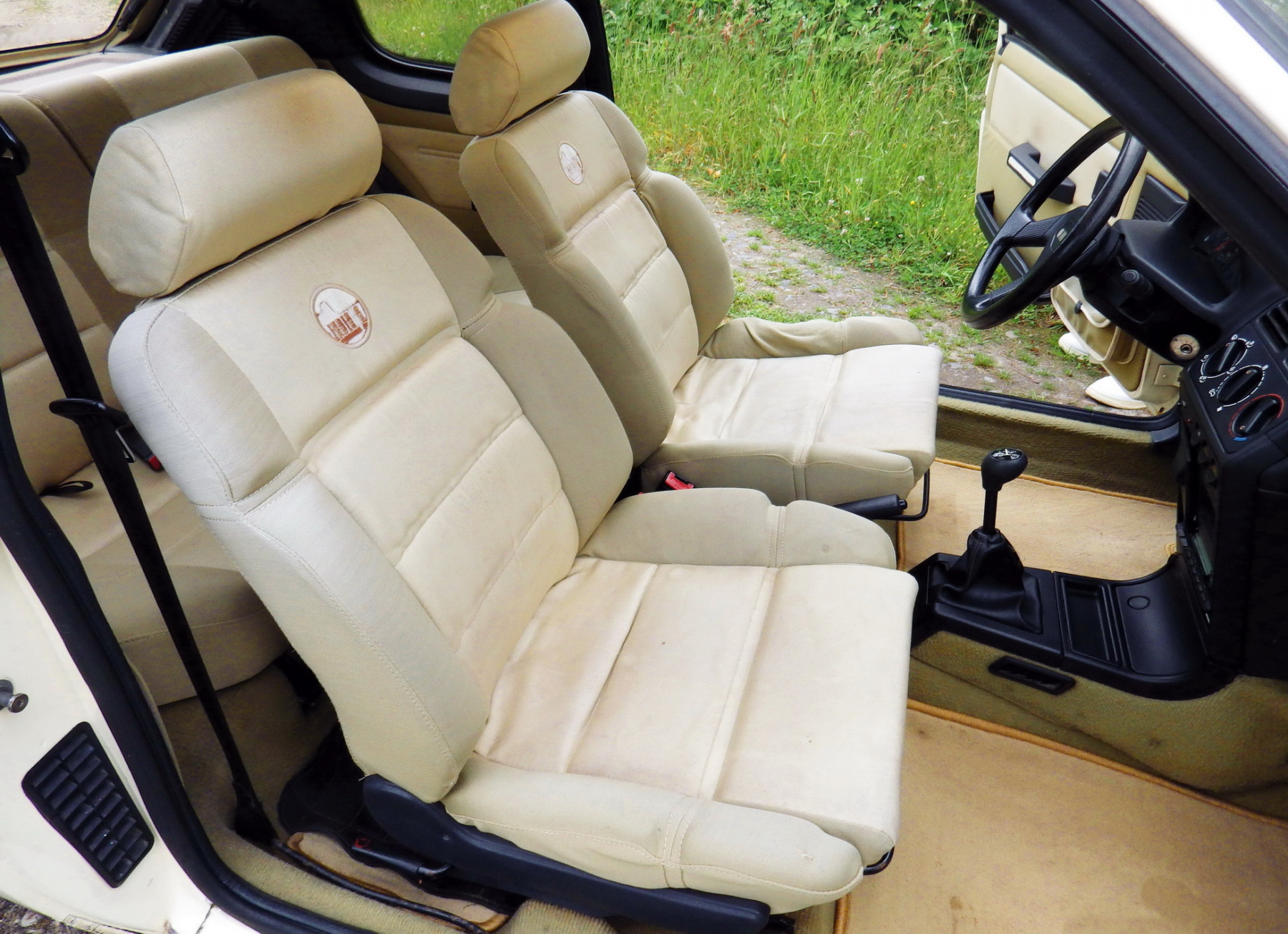 Illustration - Peugeot 205 Indiana