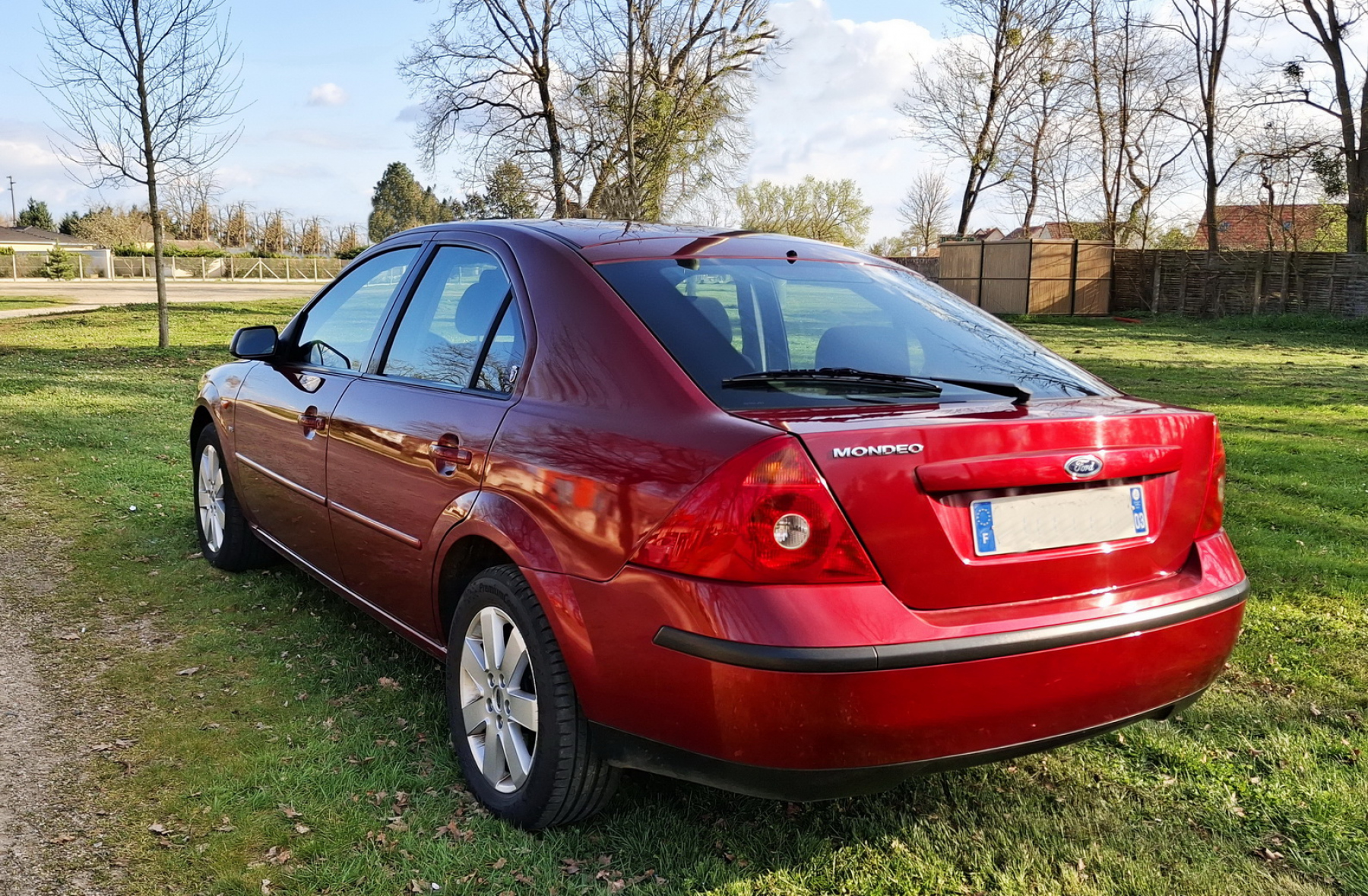 Illustration - Ford Mondeo Ghia V6