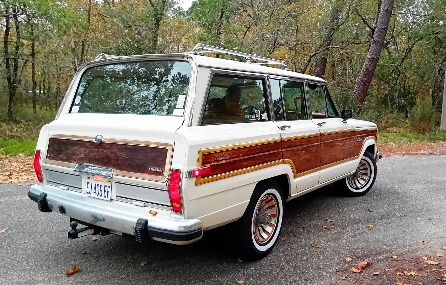 Illustration - Jeep Wagoneer