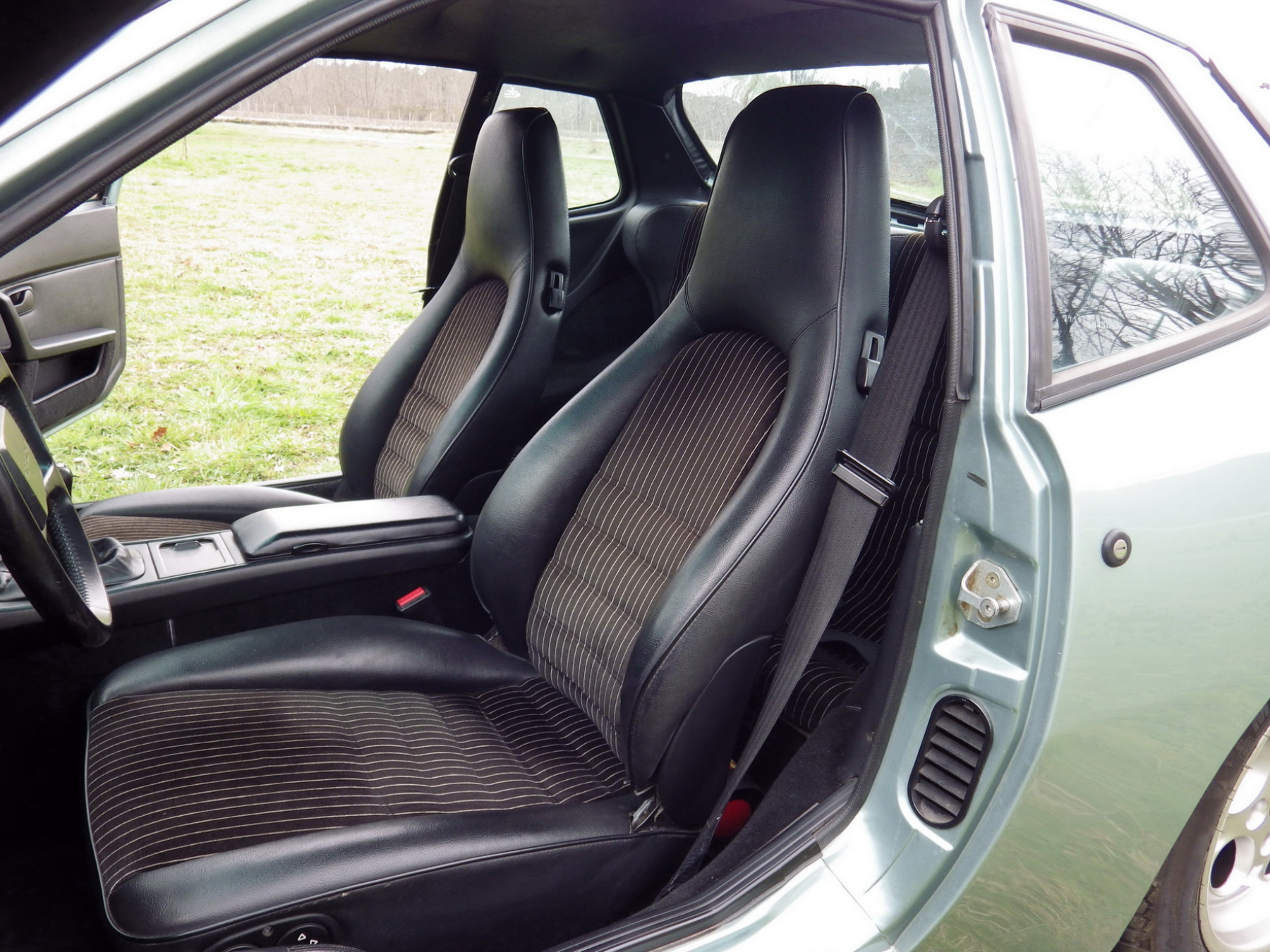 Illustration - Porsche 944 Turbo